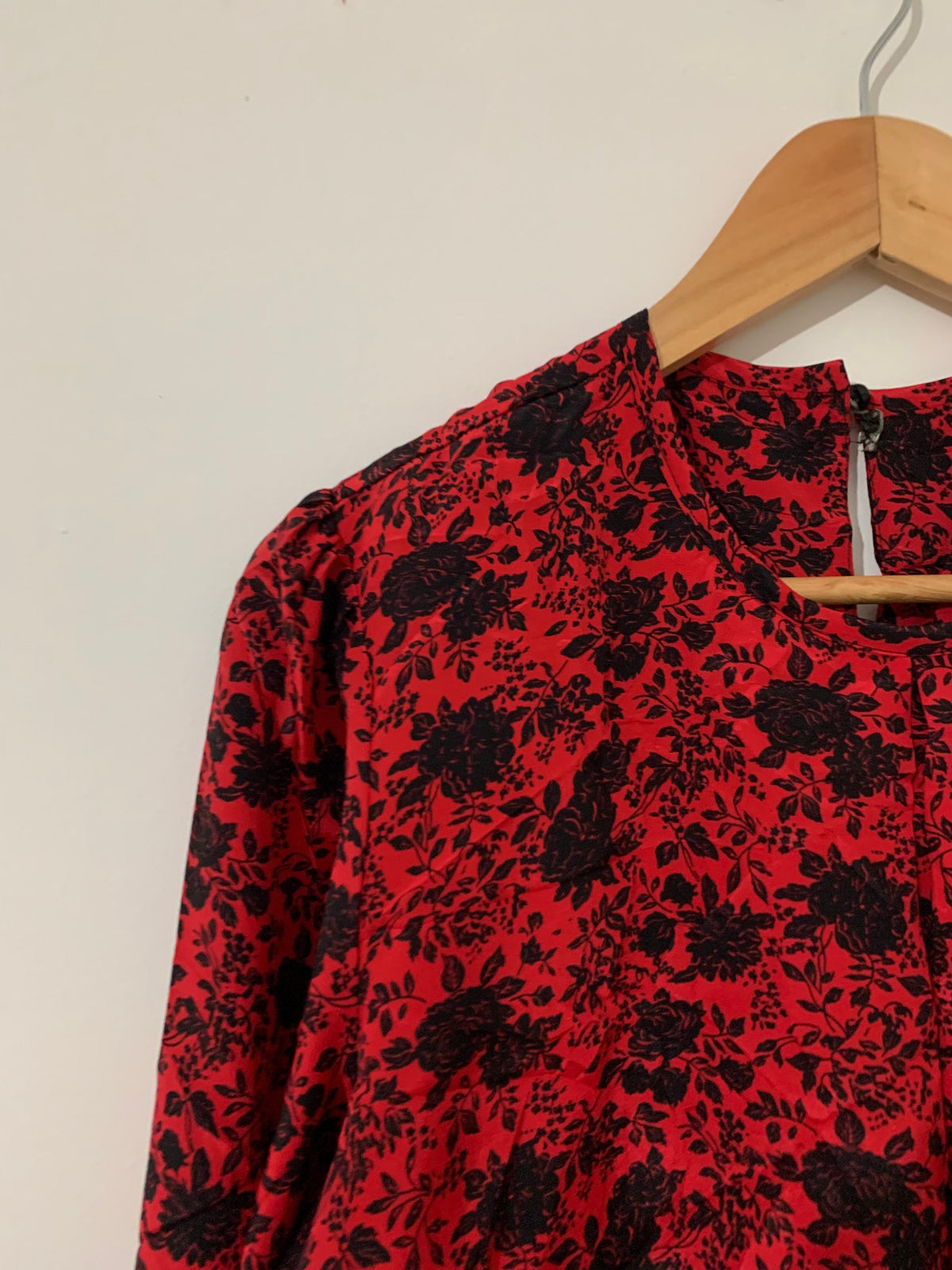 1980s Red Black Floral Midi Dress | Long Sleeve Fit & Flare Day Dress (36" Bust)