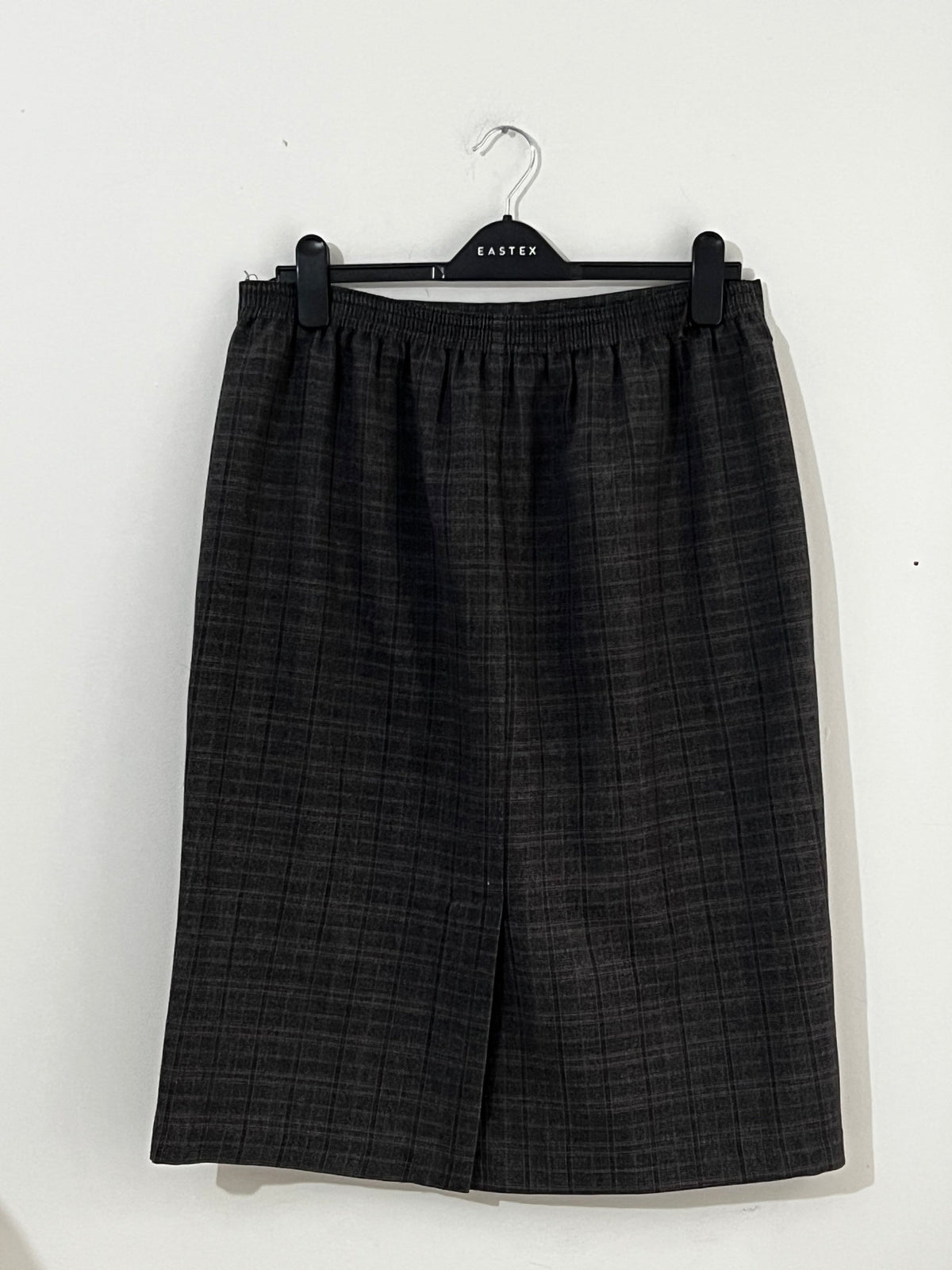 Vintage Checked Skirt Midi Length Grey and dark red checked skirt UK Size 14-16