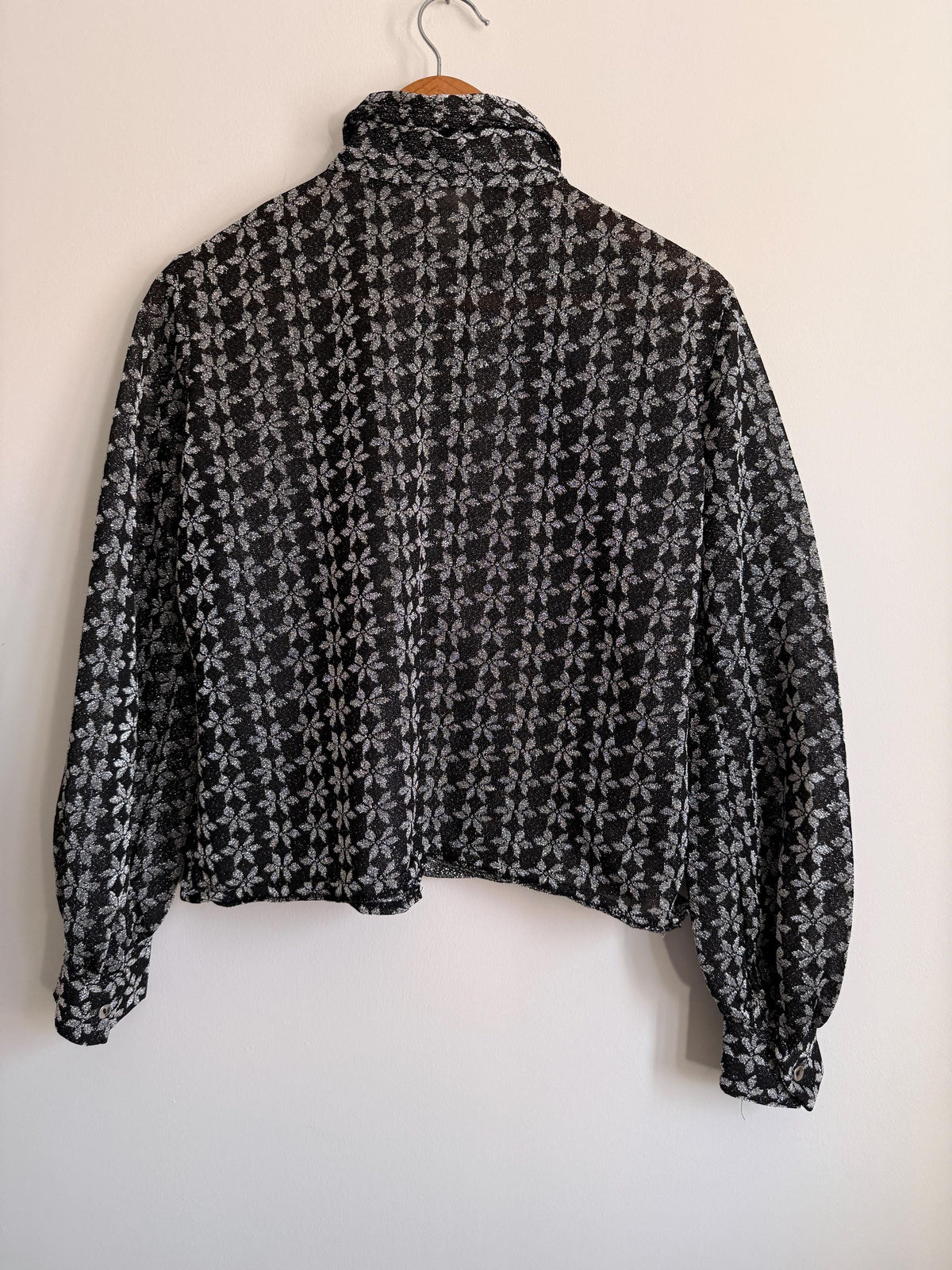Vintage Black Floral Blouse | Monochrome Cropped Shirt | Cottagecore Long Sleeve Top