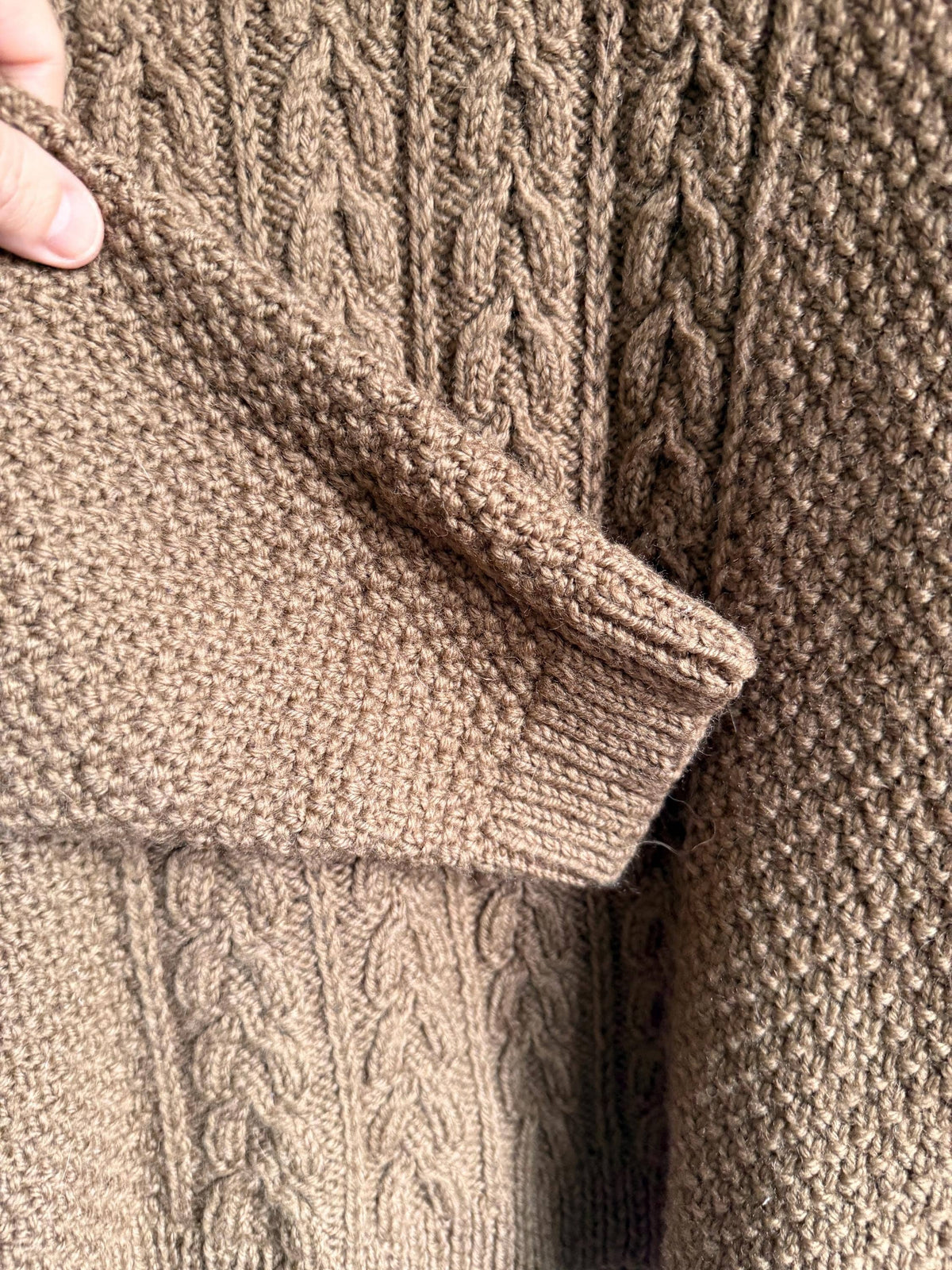 Vintage 1940s Brown Cable Knit Wool Jumper – V Neck Chunky Country Sweater – Unisex Heritage Knit