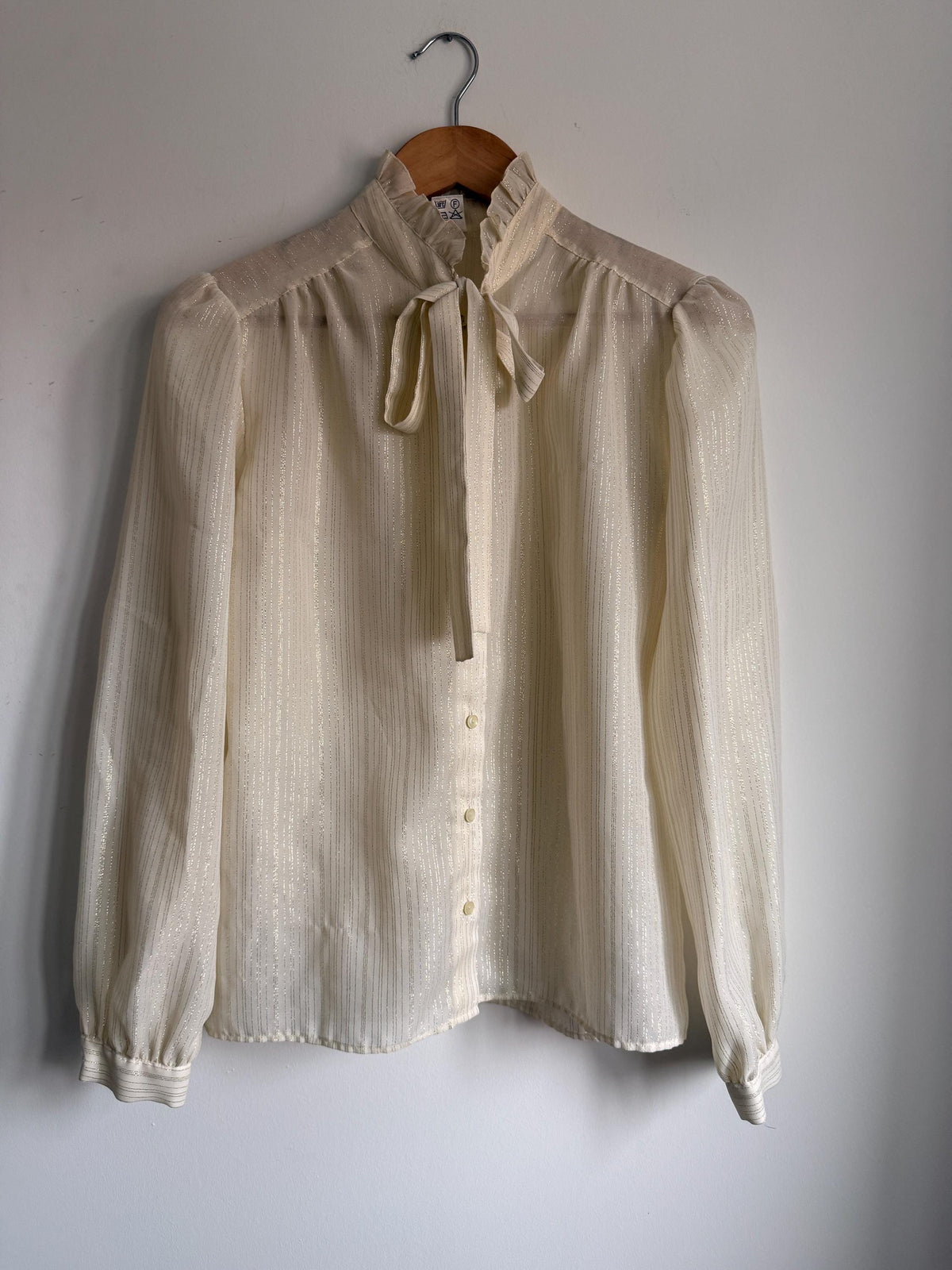 Vintage 1970s Cream Gold Stripe Blouse – Ruffle Collar Pussy Bow Shirt