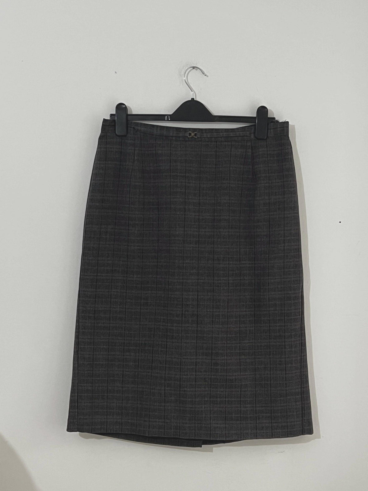 Vintage Checked Skirt Midi Length Grey and dark red checked skirt UK Size 14-16