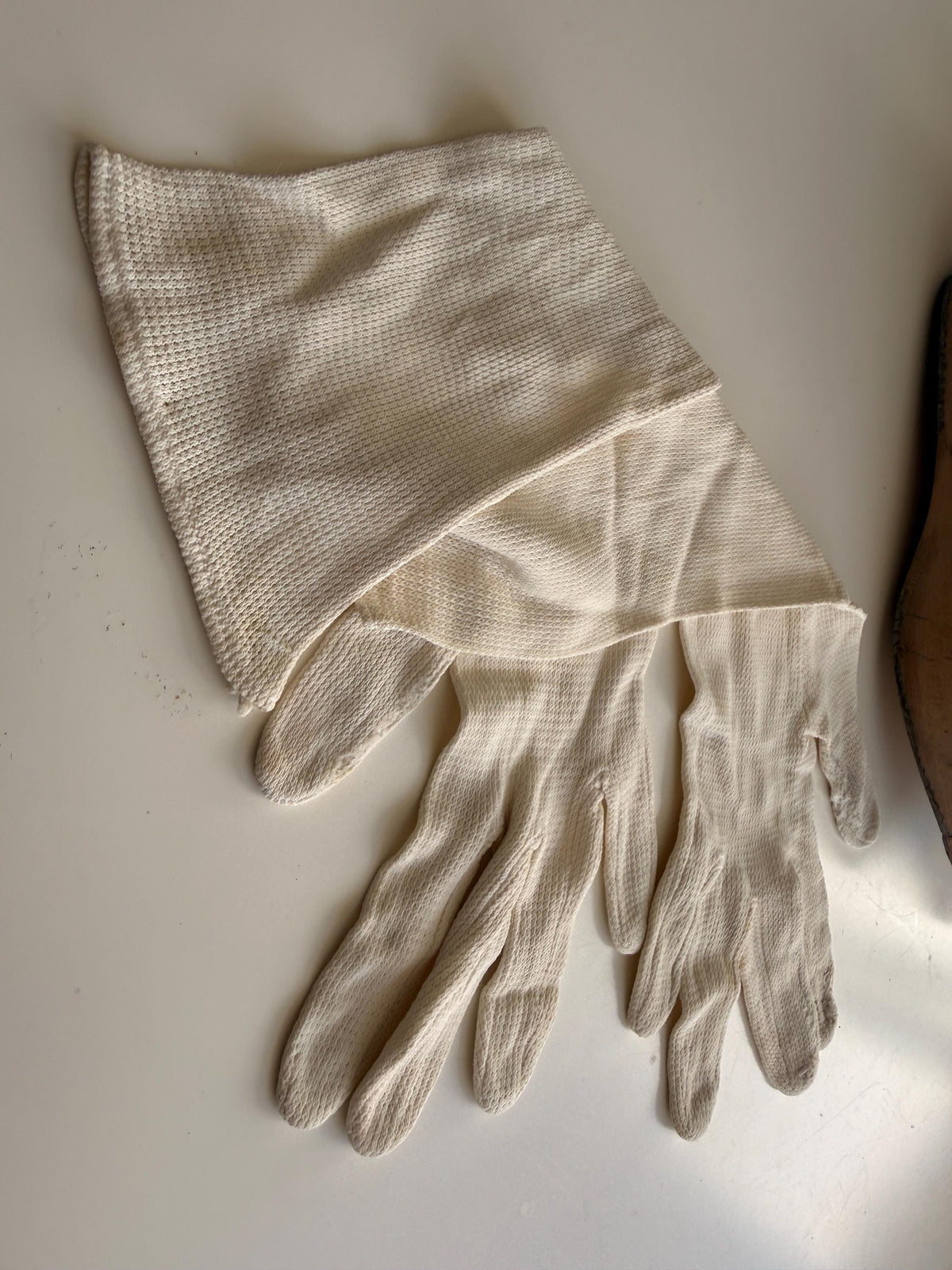 Vintage Cream Textured Fabric Gloves with Plain Backs