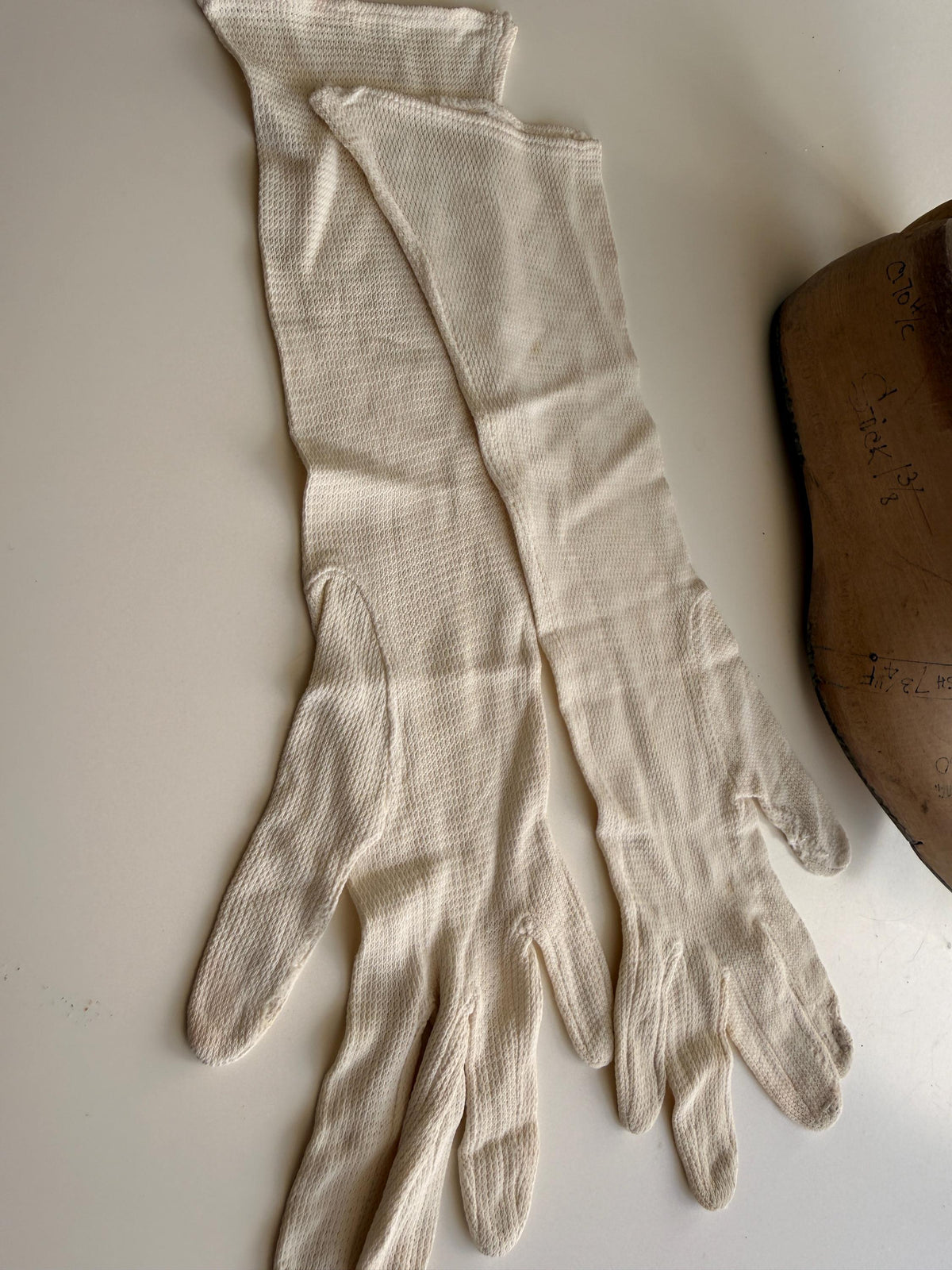 Vintage Cream Textured Fabric Gloves with Plain Backs