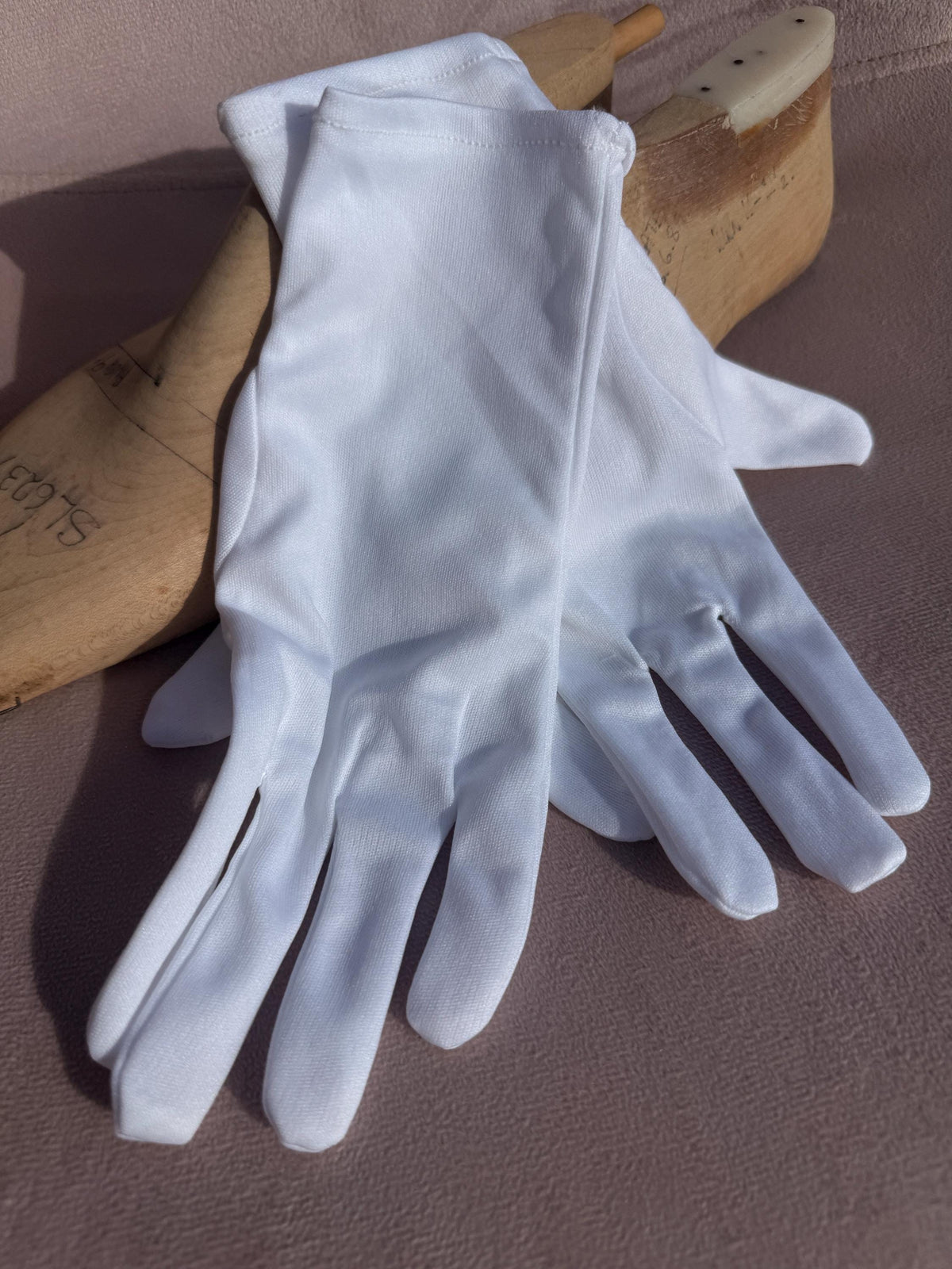 Vintage White Silky Nylon Fabric Gloves – Plain Short Bridal Evening Accessories