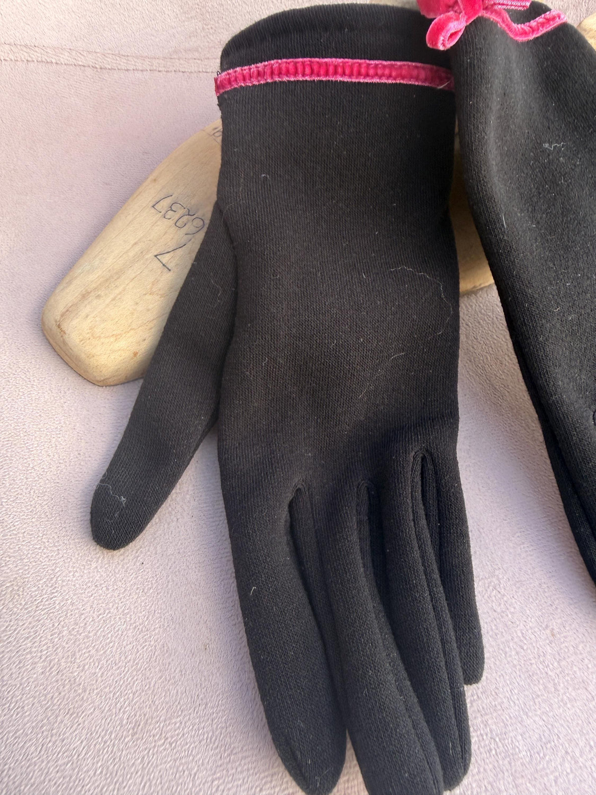 Vintage Black Fabric Gloves with Pink Velvet Ribbon Bows – Short Occasion Accessories