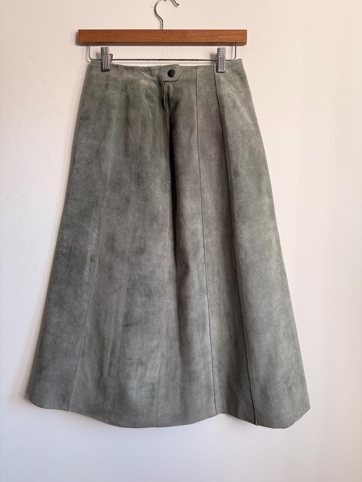 1970s Sage Green Suede Skirt – Vintage Panelled A-Line Skirt