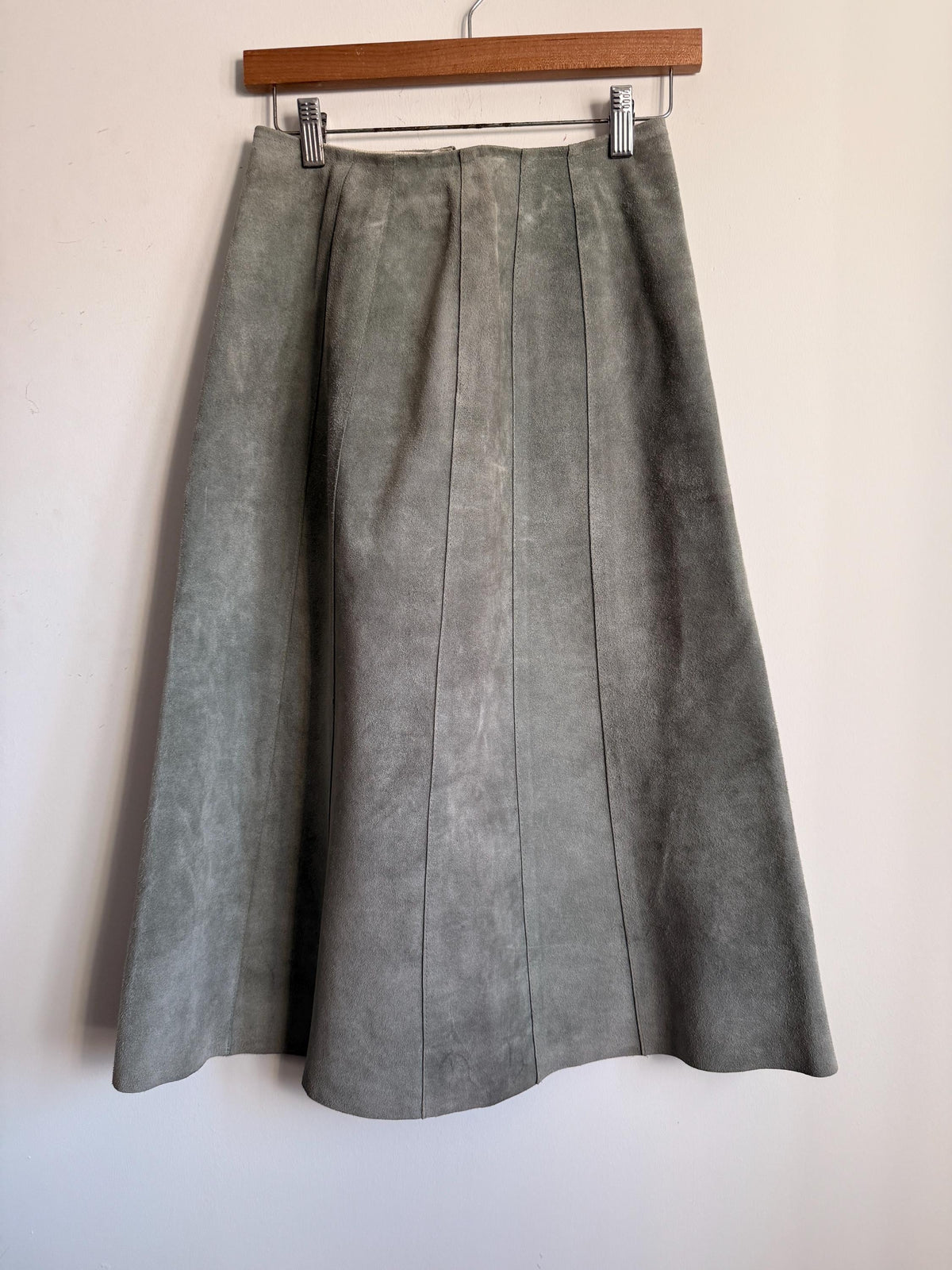1970s Sage Green Suede Skirt – Vintage Panelled A-Line Skirt