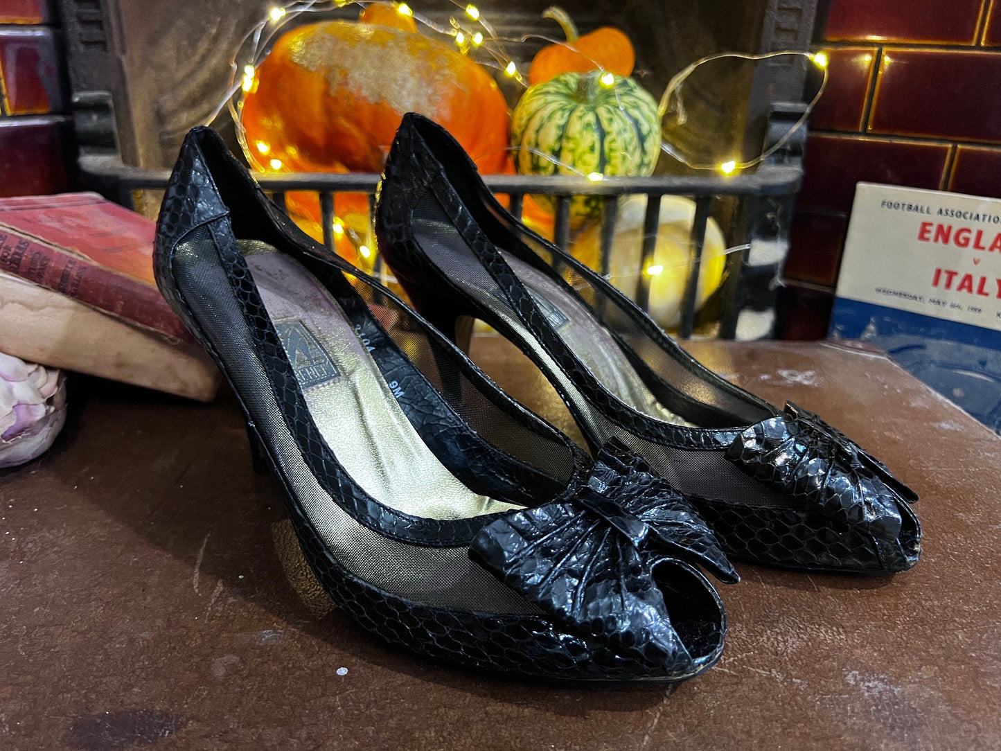 1950s Vintage J Renee Snakeskin Mesh shoes Black Suede Crochet UK 6 - Vintage Peep Toe - Vintage Shoes, 1950s ladies shoes, black bow front