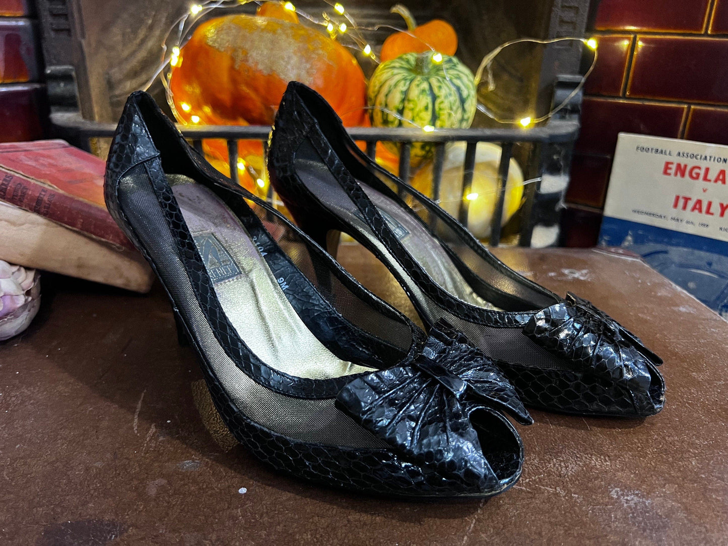 1950s Vintage J Renee Snakeskin Mesh shoes Black Suede Crochet UK 6 - Vintage Peep Toe - Vintage Shoes, 1950s ladies shoes, black bow front