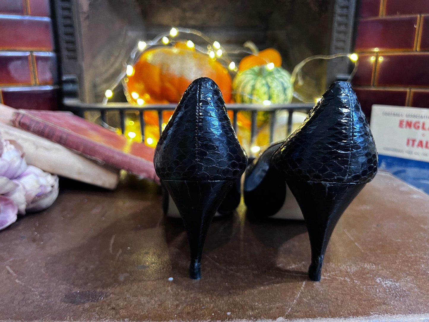 1950s Vintage J Renee Snakeskin Mesh shoes Black Suede Crochet UK 6 - Vintage Peep Toe - Vintage Shoes, 1950s ladies shoes, black bow front