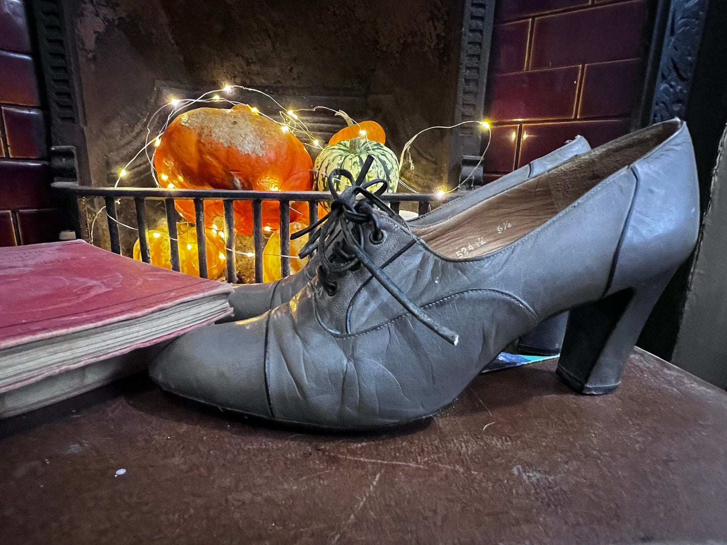1970’s Vintage Shoes Grey Leather lace up heeled Shoes grey leather UK6 - Vintage Vintage Shoes, 70s Shoes, Duo Spanish made