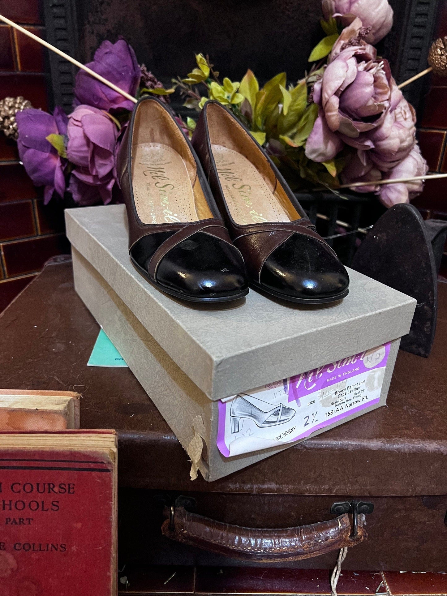 70s Black Shoes leather Pointed Shoes Black Kid leather, Vintage Vintage Shoes, 70s Shoes, vintage shoes & box UK2.5, re-soled reheel needed