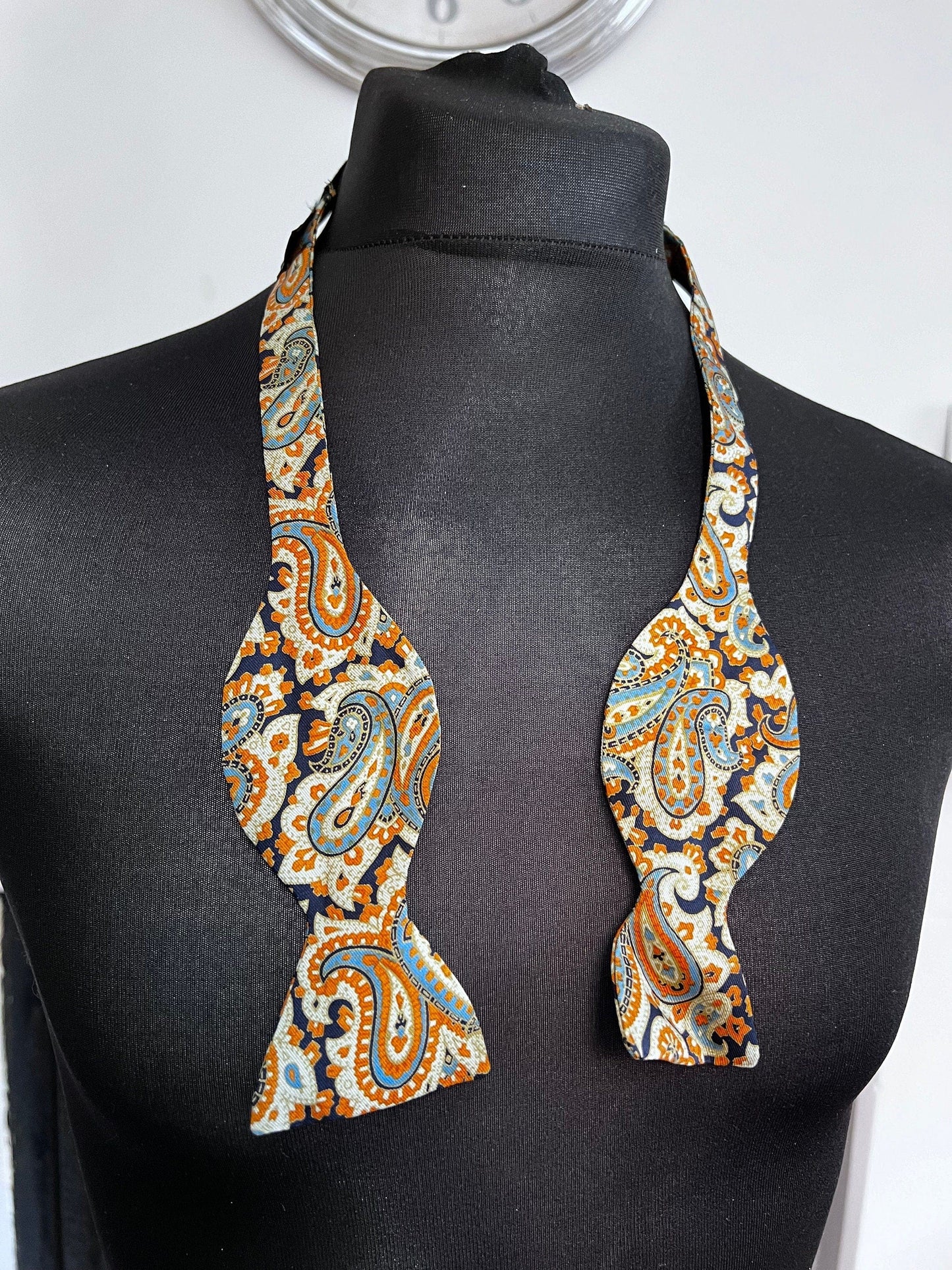 1950s 1960s Mens Vintage Paisley Silk Bow Necktie Tie, Paisley silk bow tie, Vintage Tie, Vintage Necktie, 50s Tie, vintage neckwear,