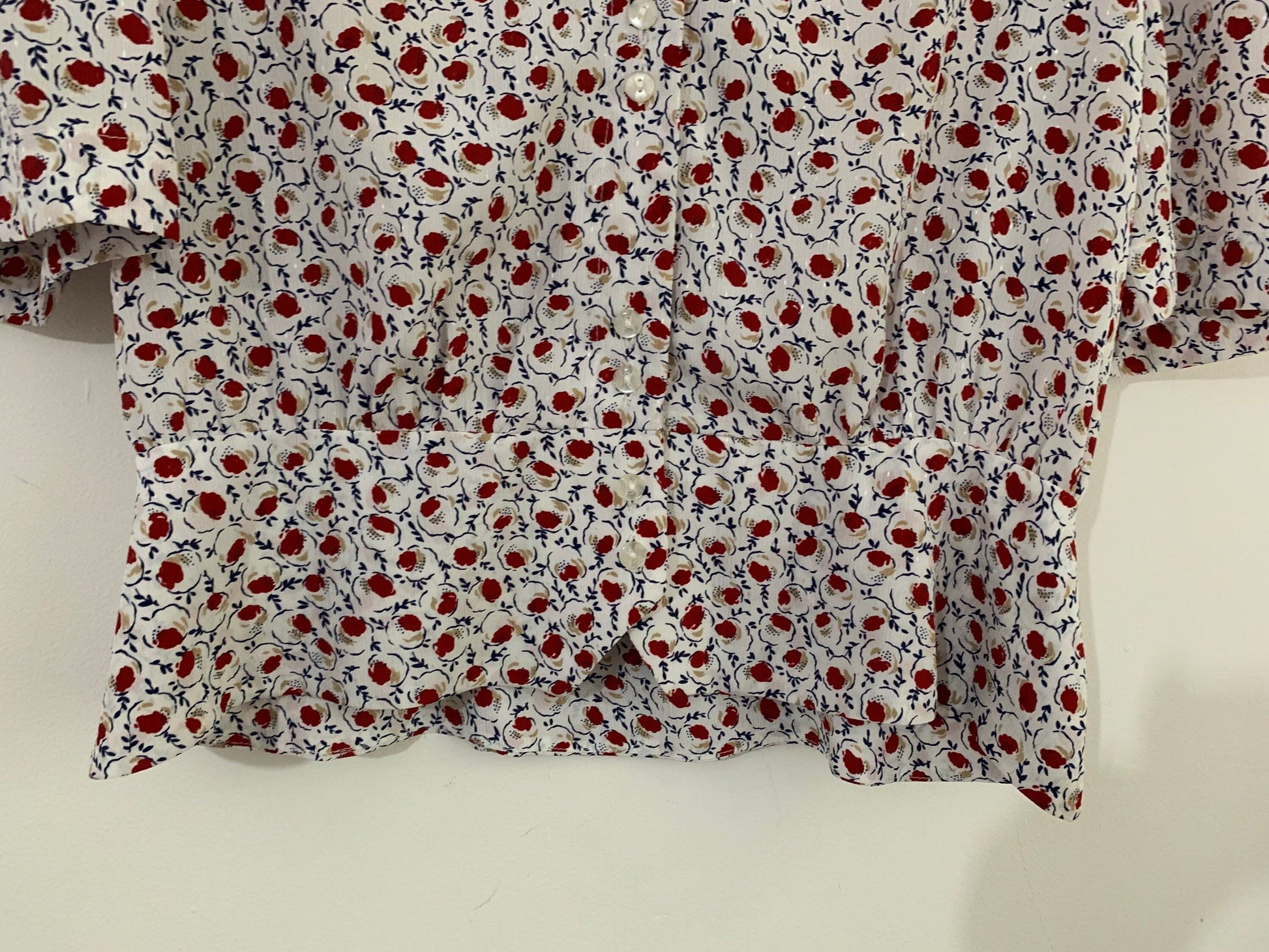 Navy, Red and White Vintage Peplum Blouse Floral Pattern Button Through Boxy short Sleeves - Size 14 - Eastex