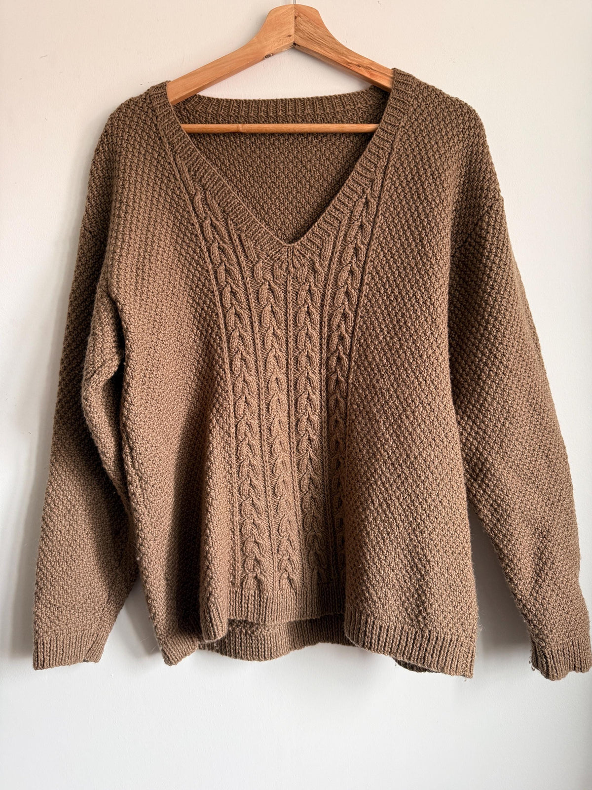 Vintage 1940s Brown Cable Knit Wool Jumper – V Neck Chunky Country Sweater – Unisex Heritage Knit