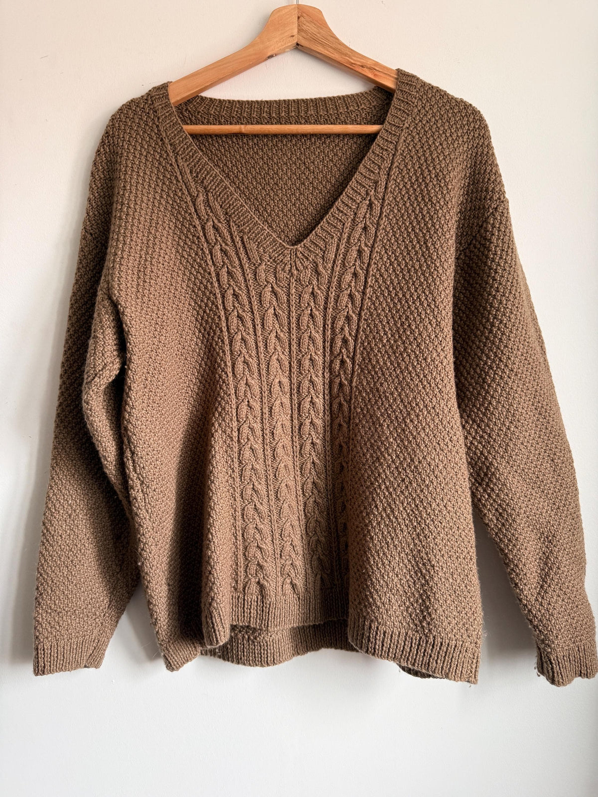 Vintage 1940s Brown Cable Knit Wool Jumper – V Neck Chunky Country Sweater – Unisex Heritage Knit