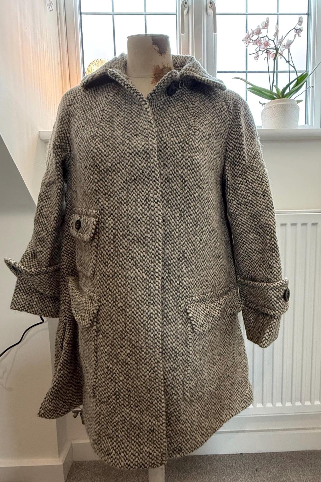 aquasccutum grey tweed coat vintage 70s midi length coat chunky pockets