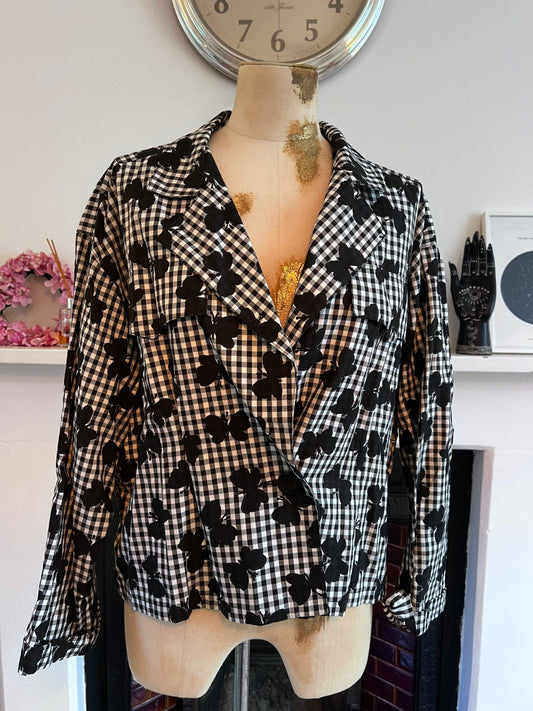 Vintage Black & White 1980s Lightweight Blazer asymmetrical buttons and butterfly’s ! Brand New Vintage EU42 Hans Erras