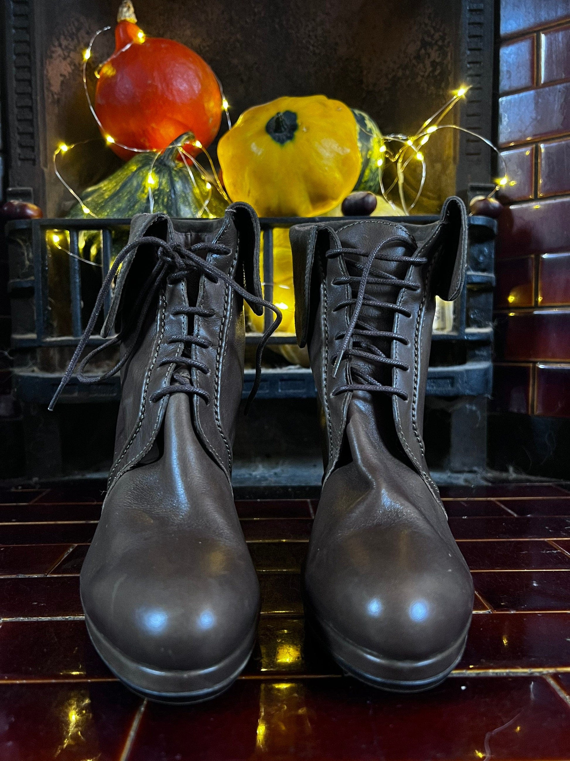 Vintage Lace up Ankle Boots Stilettos Heel Taupe Victorian Style Boots unworn EU39 UK6