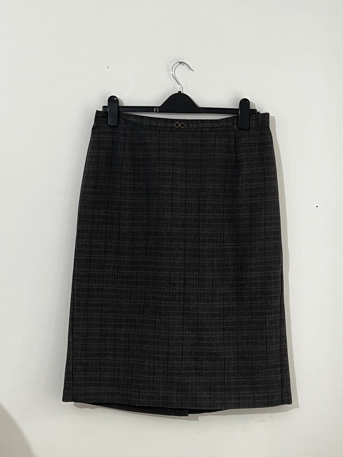 Vintage Checked Skirt Midi Length Grey and dark red checked skirt UK Size 14-16