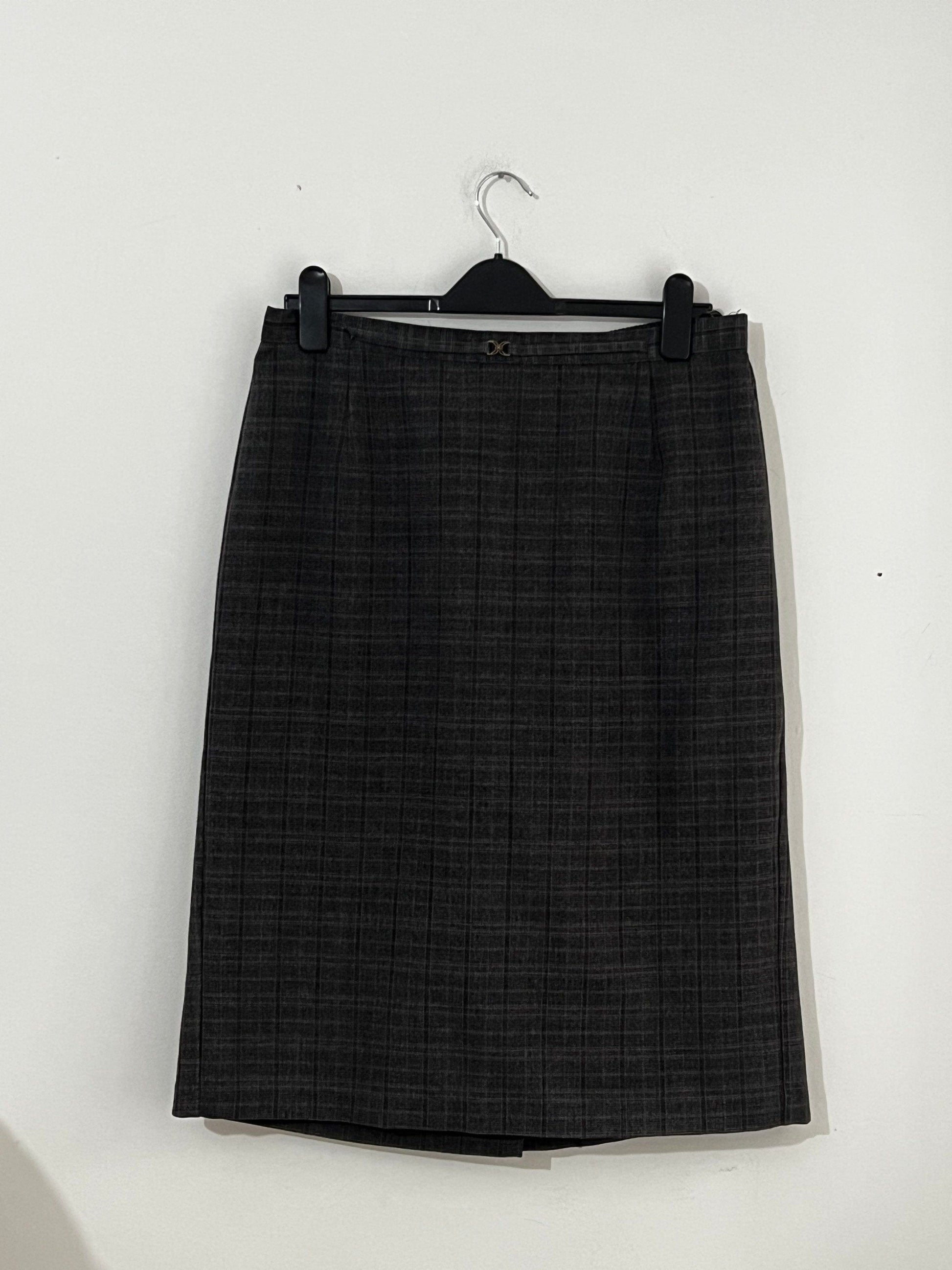 Vintage Checked Skirt Midi Length Grey and dark red checked skirt UK Size 14-16