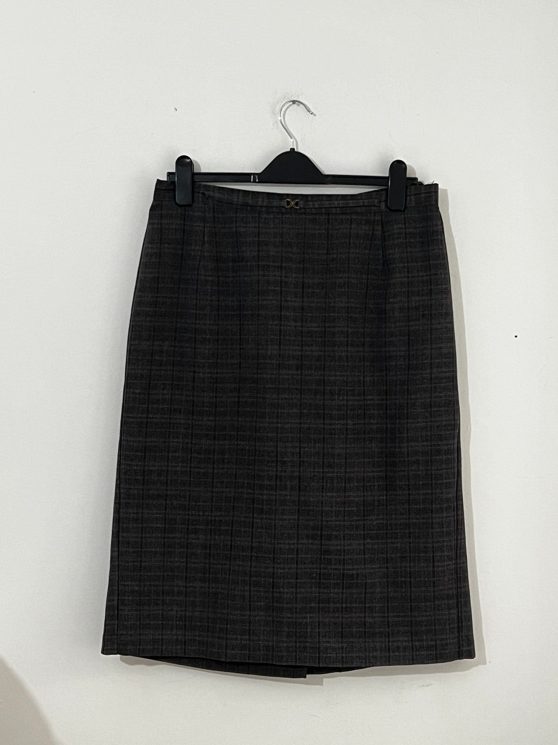 Vintage Checked Skirt Midi Length Grey and dark red checked skirt UK Size 14-16