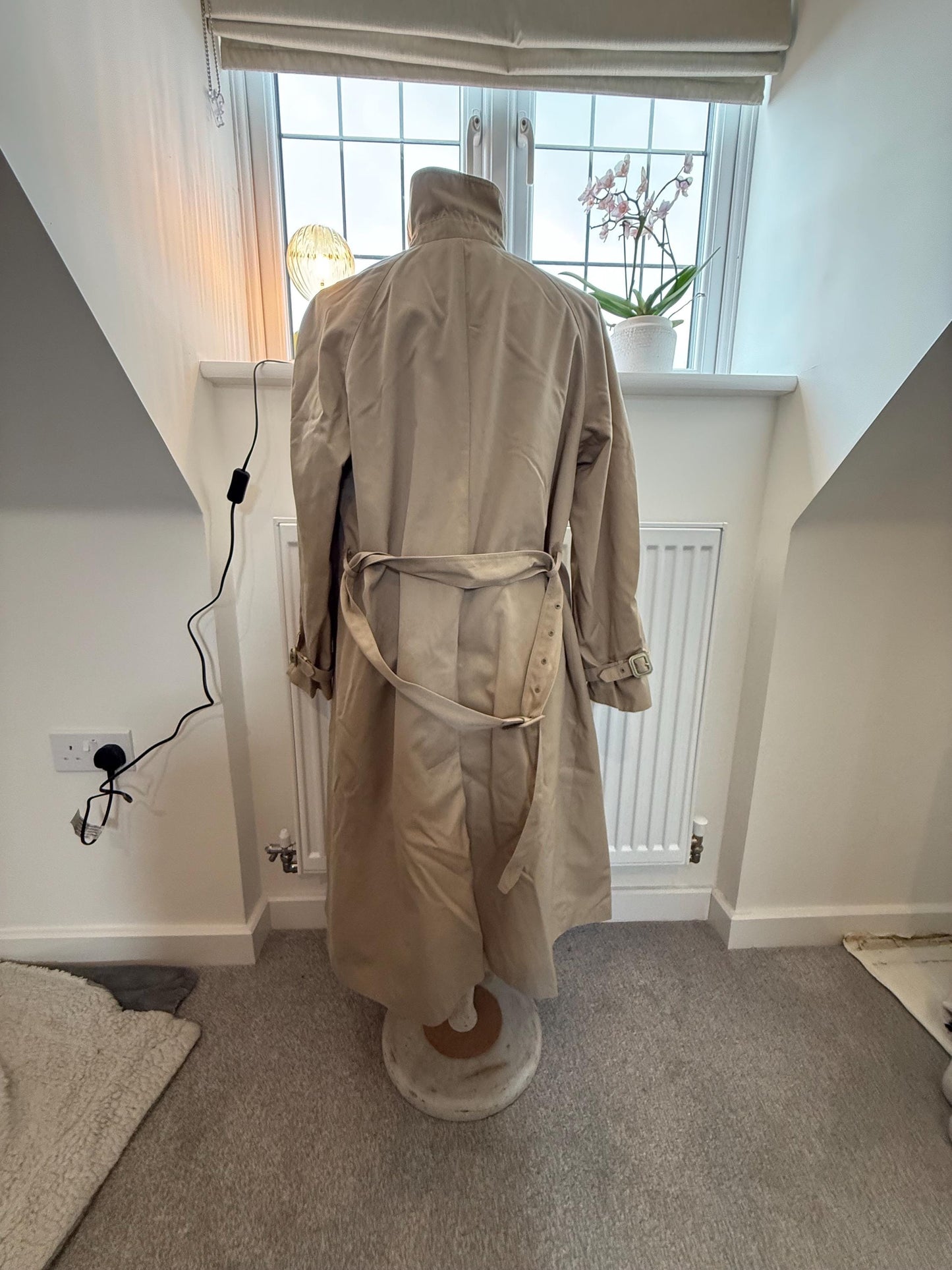 Vintage Dannimac Trench Coat – Beige Belted Mac / Raincoat, Size UK 12–14, Classic 1980s Style