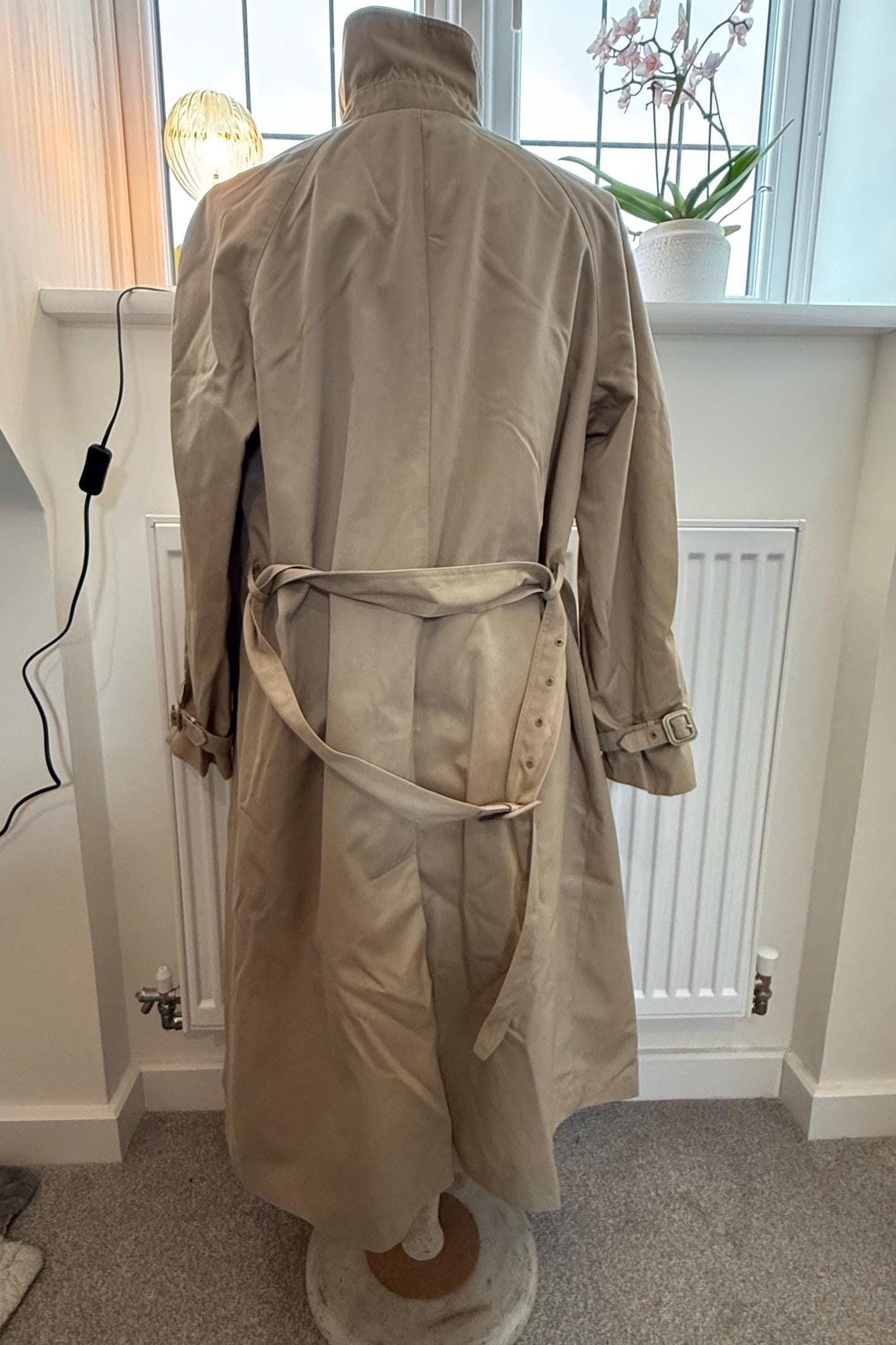 Vintage Dannimac Trench Coat – Beige Belted Mac / Raincoat, Size UK 12–14, Classic 1980s Style