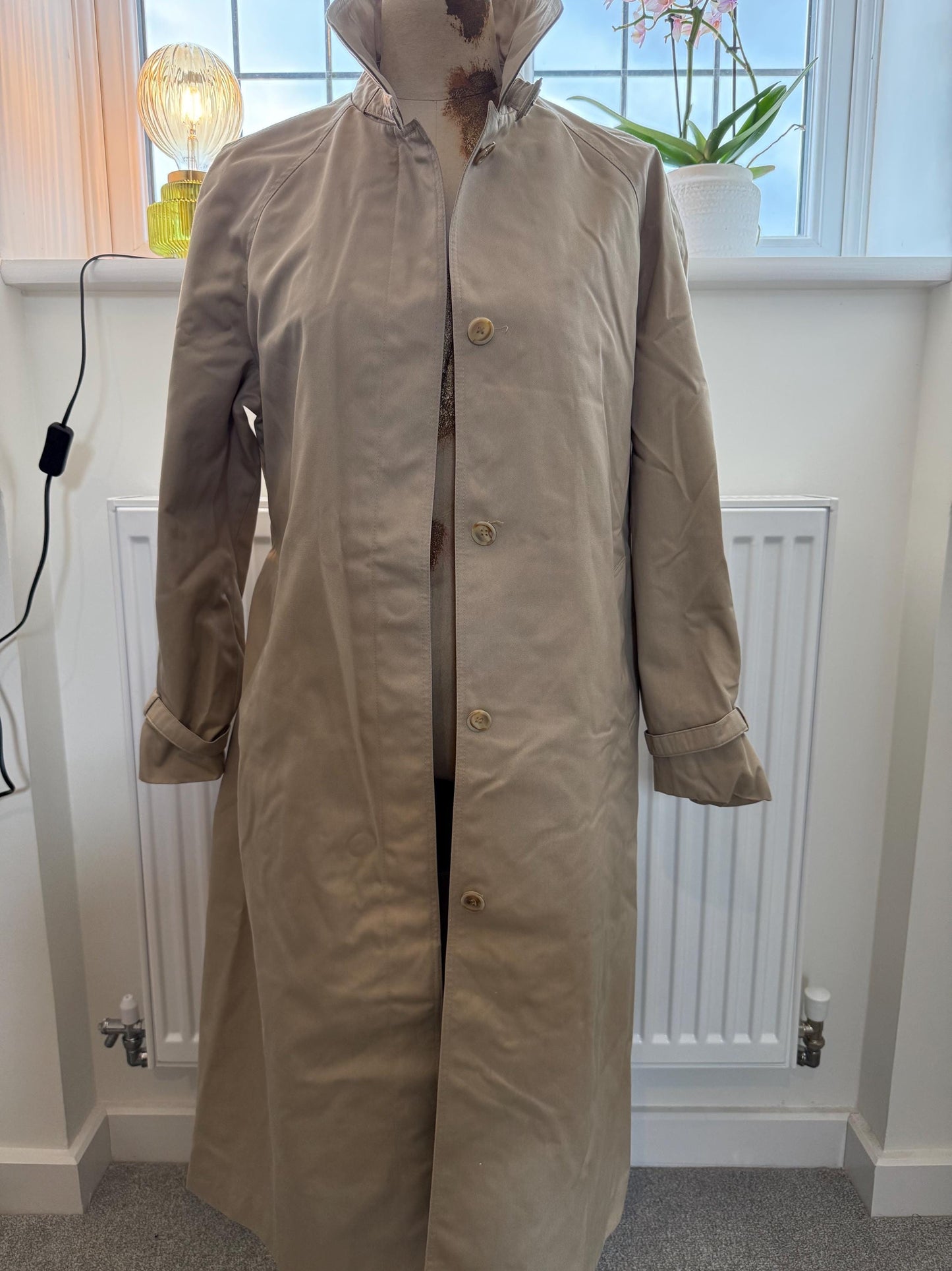 Vintage Dannimac Trench Coat – Beige Belted Mac / Raincoat, Size UK 12–14, Classic 1980s Style