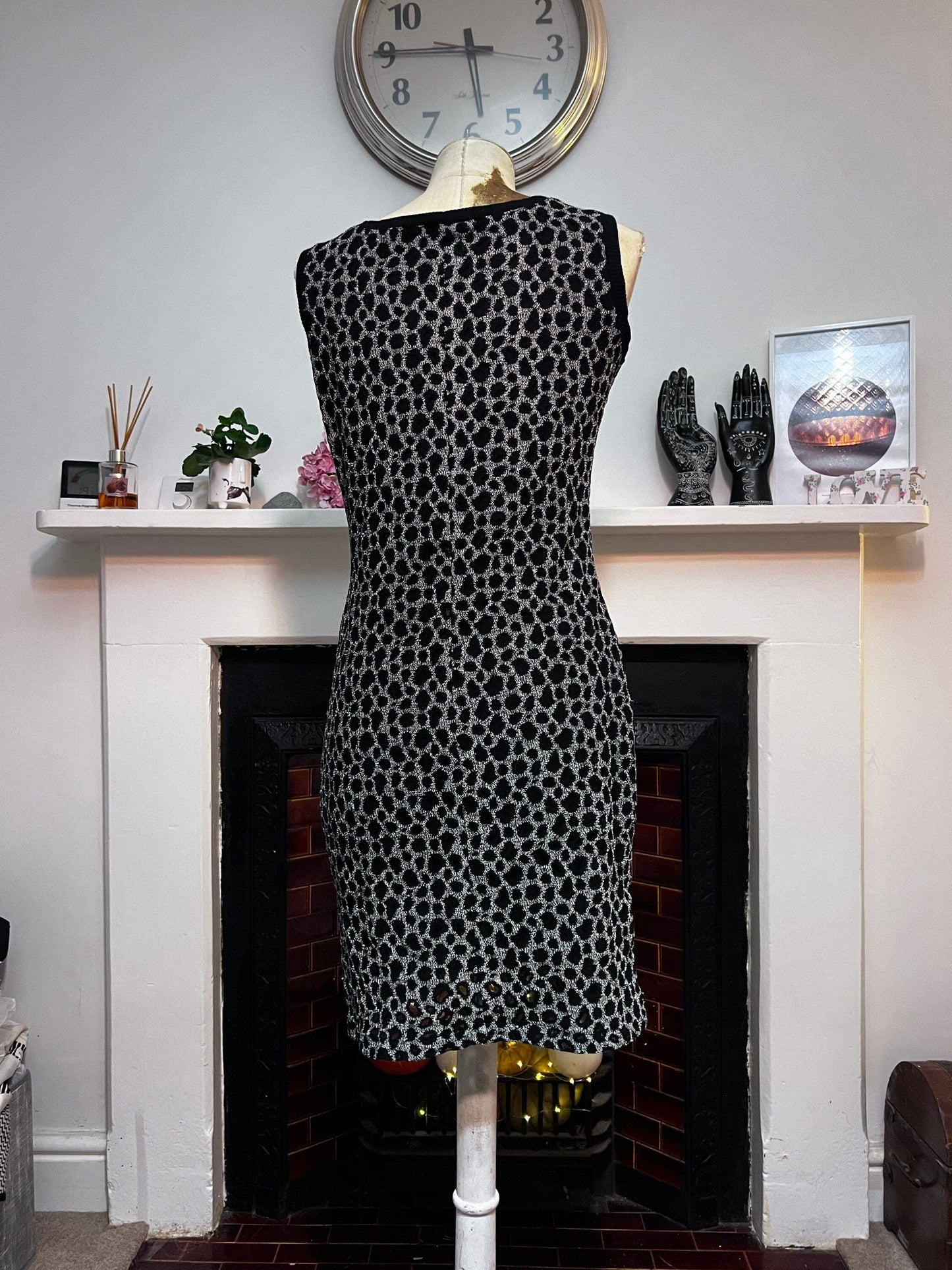 Vintage 80s Black Stretch Knit Leopard Sleeveless Dress neckline with Chunky Buttons UK8-10