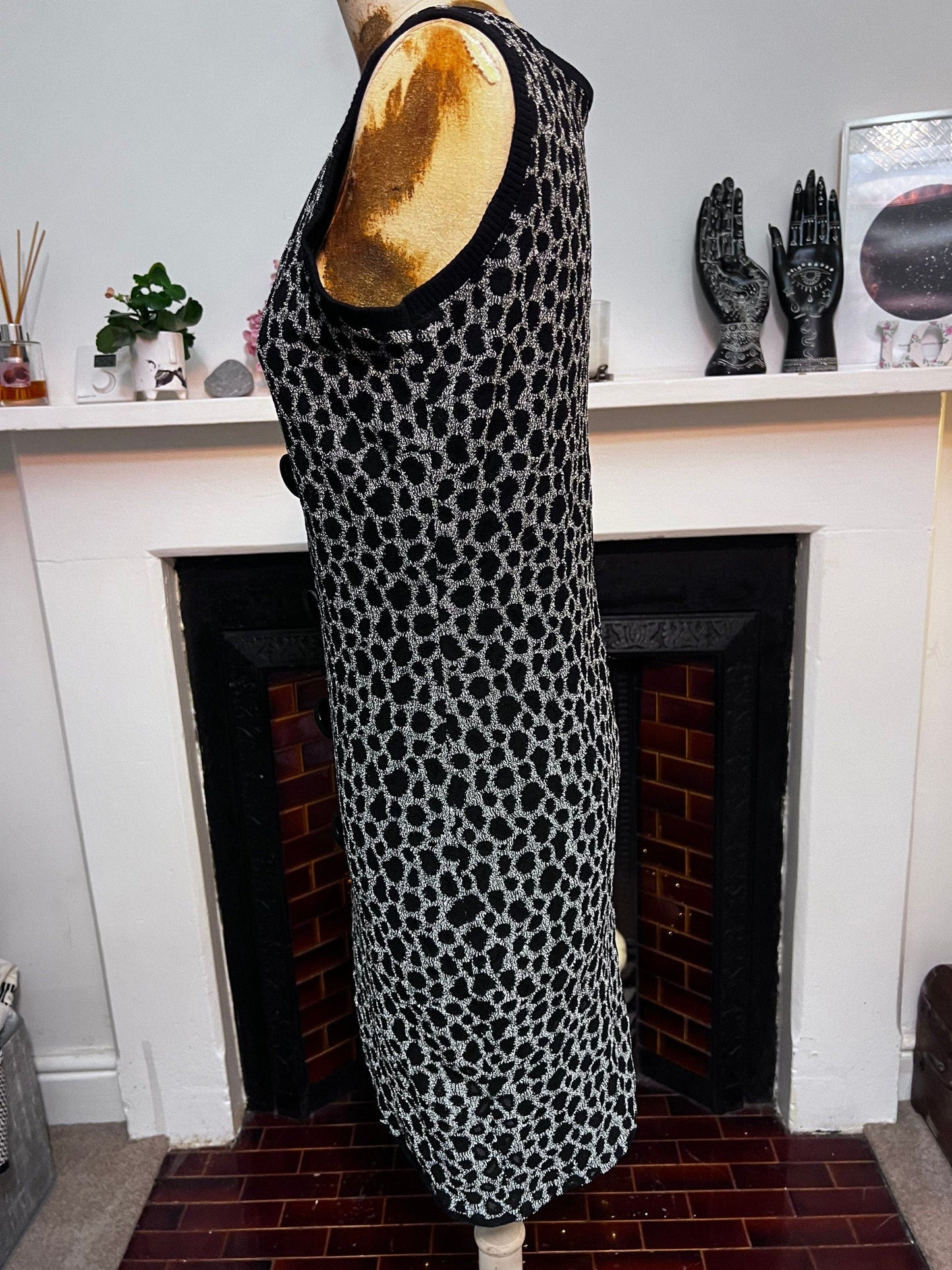 Vintage 80s Black Stretch Knit Leopard Sleeveless Dress neckline with Chunky Buttons UK8-10