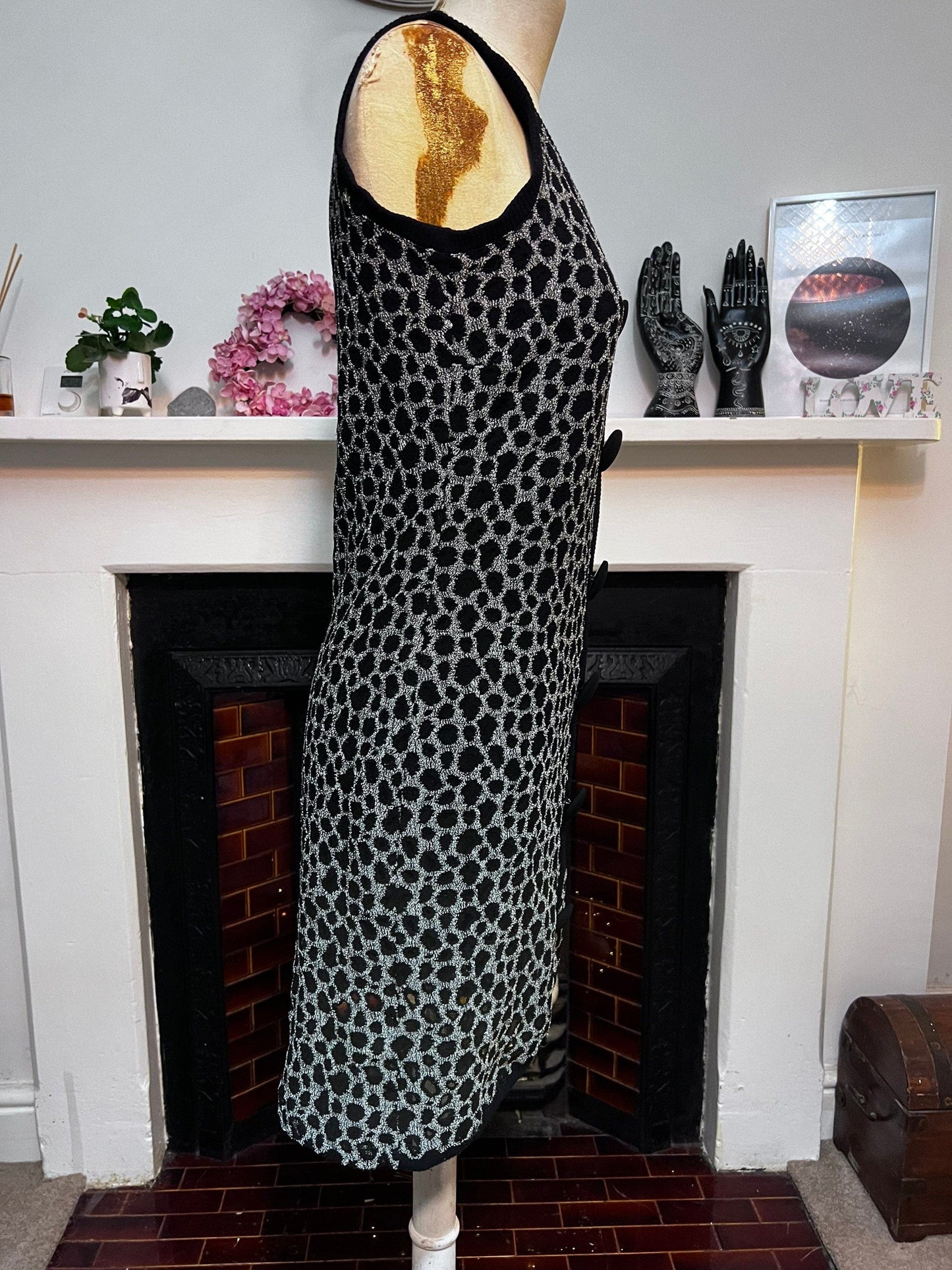 Vintage 80s Black Stretch Knit Leopard Sleeveless Dress neckline with Chunky Buttons UK8-10