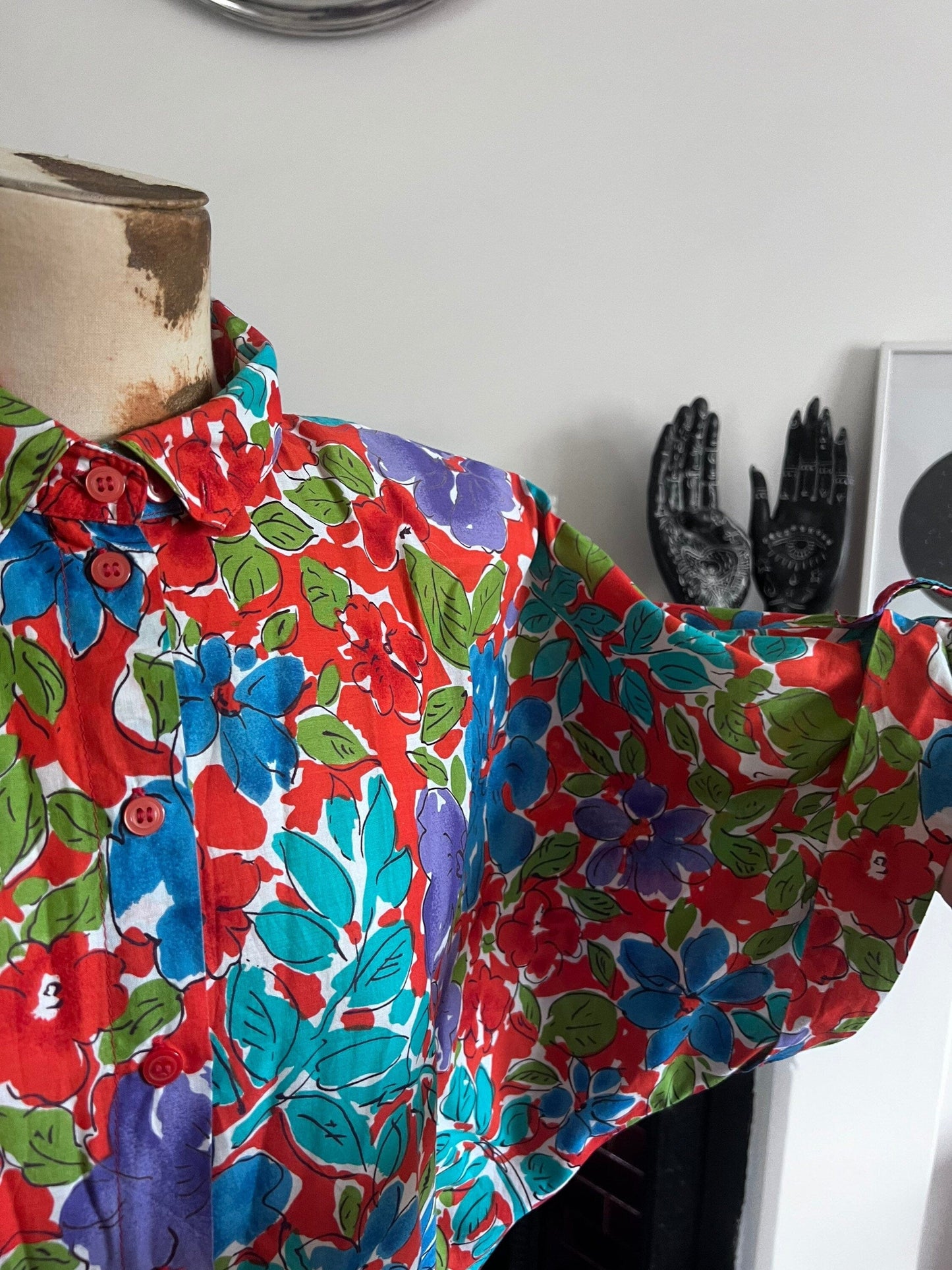 Vintage Suit 80s does 40s dress red and blue floral - 1940s Style button through vintage dress by Les Arcs, vintage dress, vintage shirt