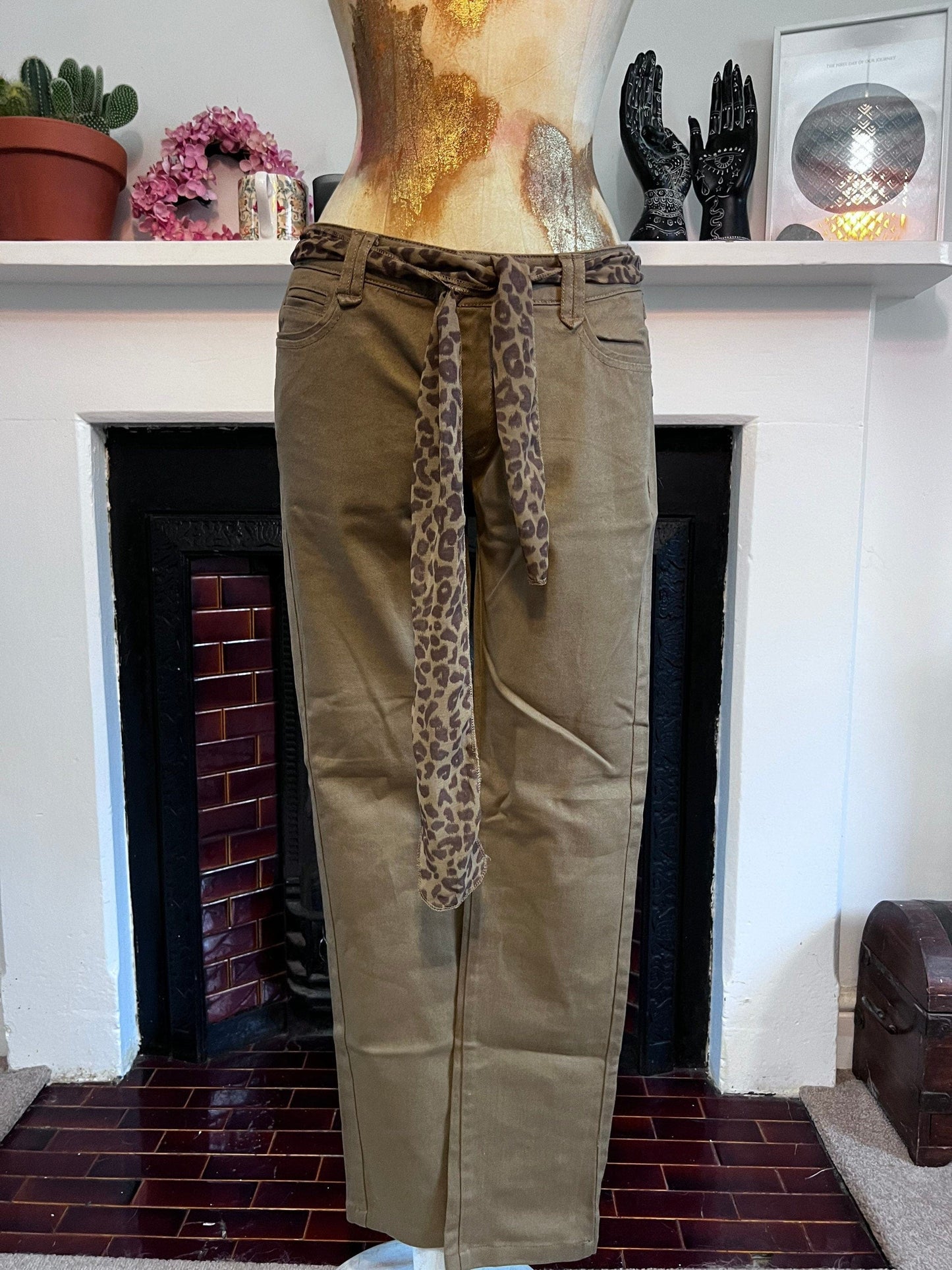 Vintage dark green slim 90s Jeans with leopard print belt - W34” L29” UK14