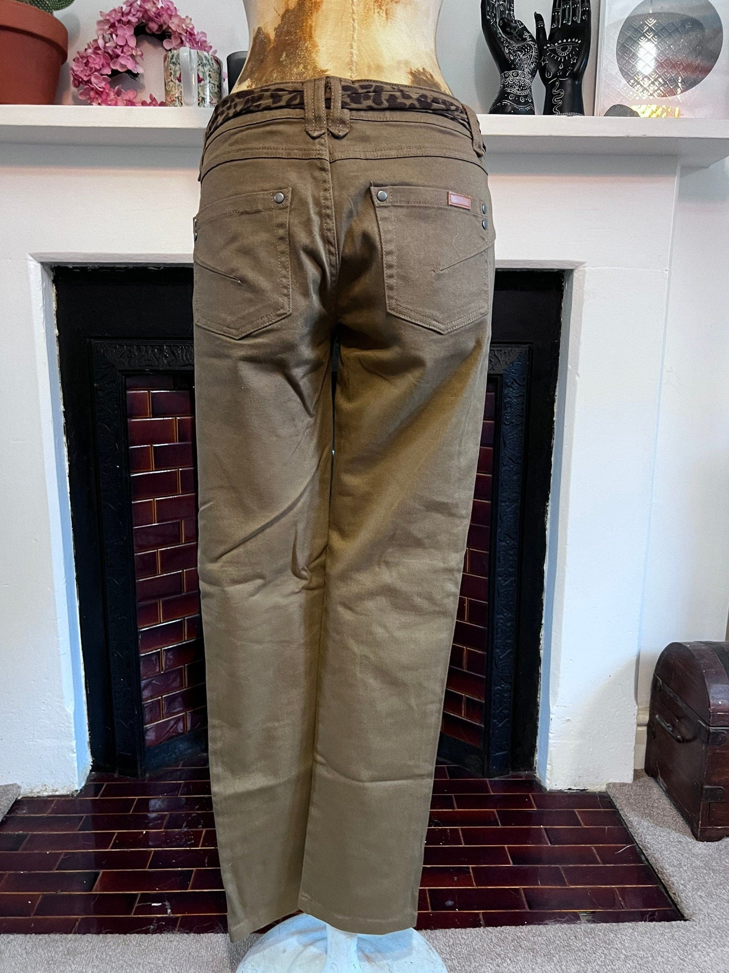 Vintage dark green slim 90s Jeans with leopard print belt - W34” L29” UK14