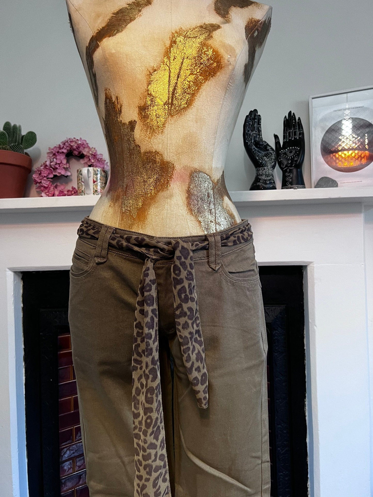 Vintage dark green slim 90s Jeans with leopard print belt - W34” L29” UK14