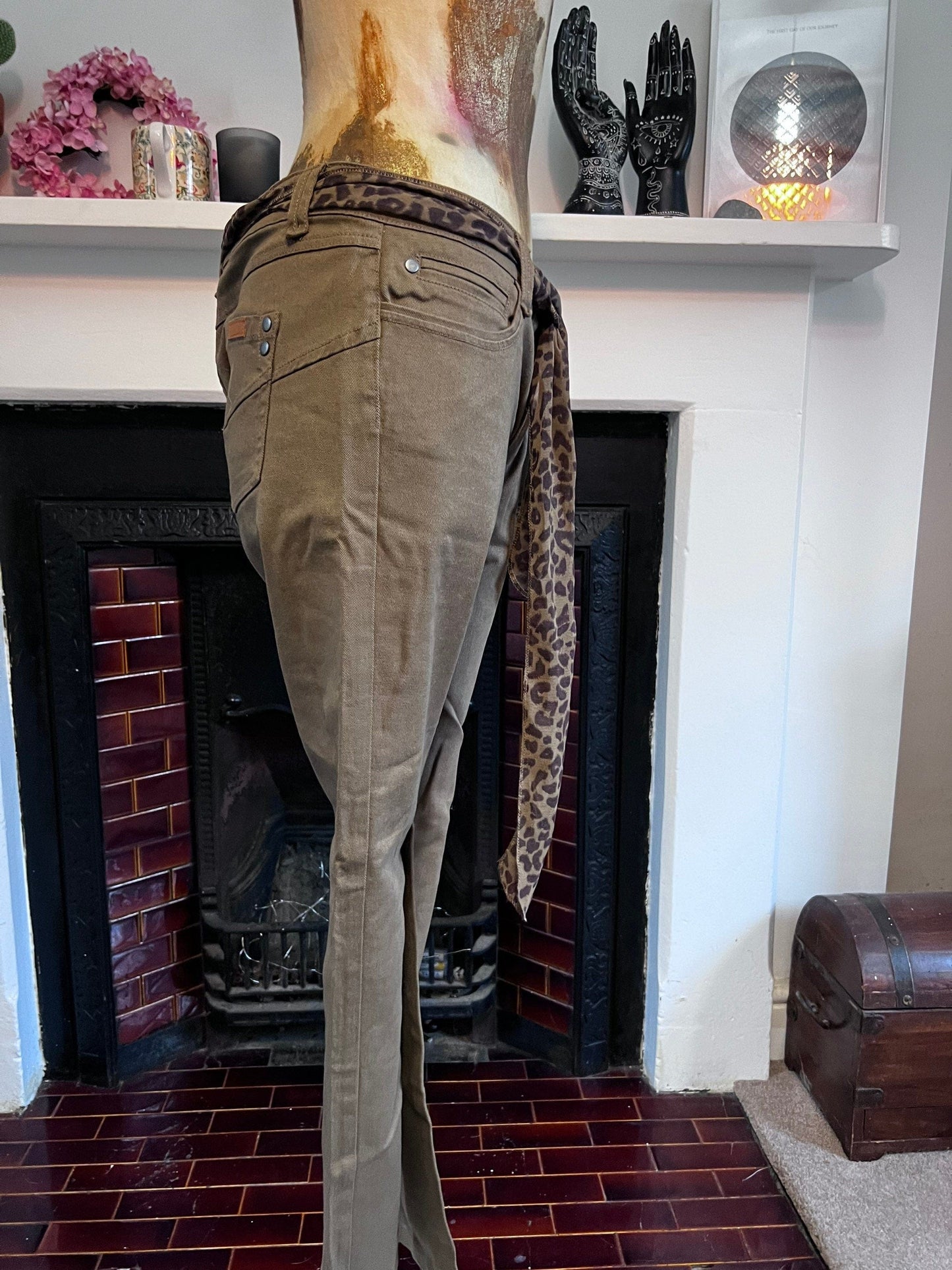 Vintage dark green slim 90s Jeans with leopard print belt - W34” L29” UK14
