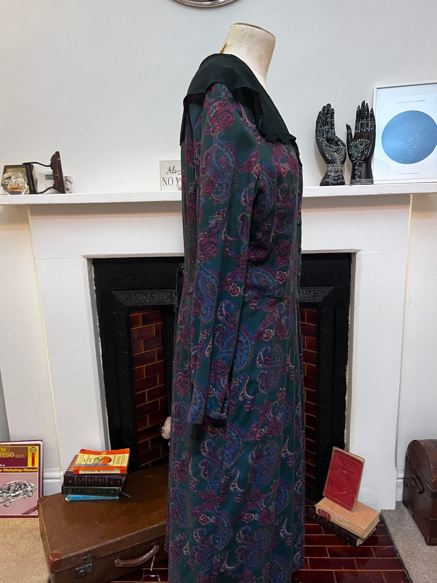 Vintage Laura Ashley Dress Chiffon Collar Paisley Tie Back Dress - UK16 - Bottle Green Paisley Brushed Cotton - Made in Great Britain 1980s