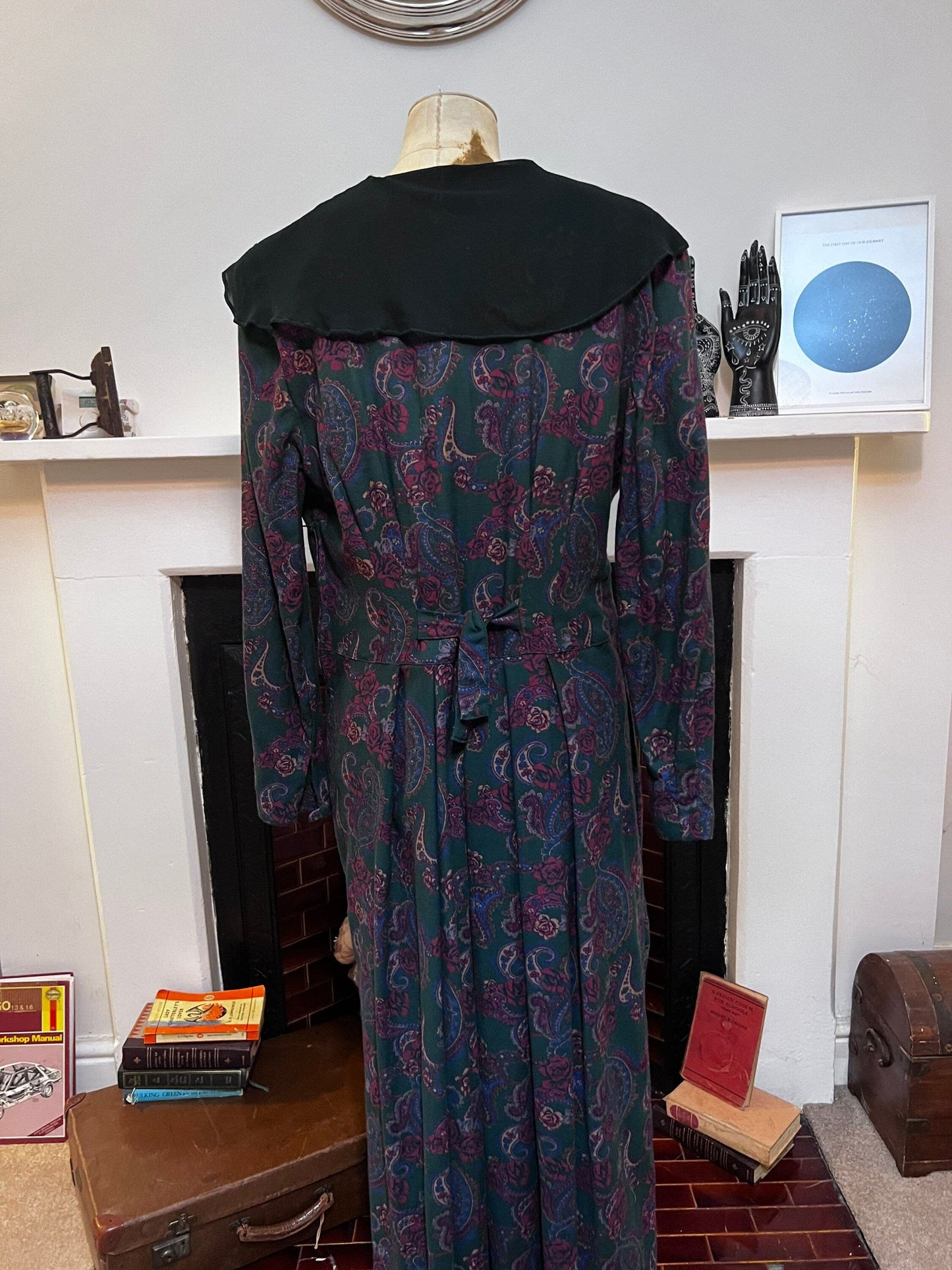 Vintage Laura Ashley Dress Chiffon Collar Paisley Tie Back Dress - UK16 - Bottle Green Paisley Brushed Cotton - Made in Great Britain 1980s
