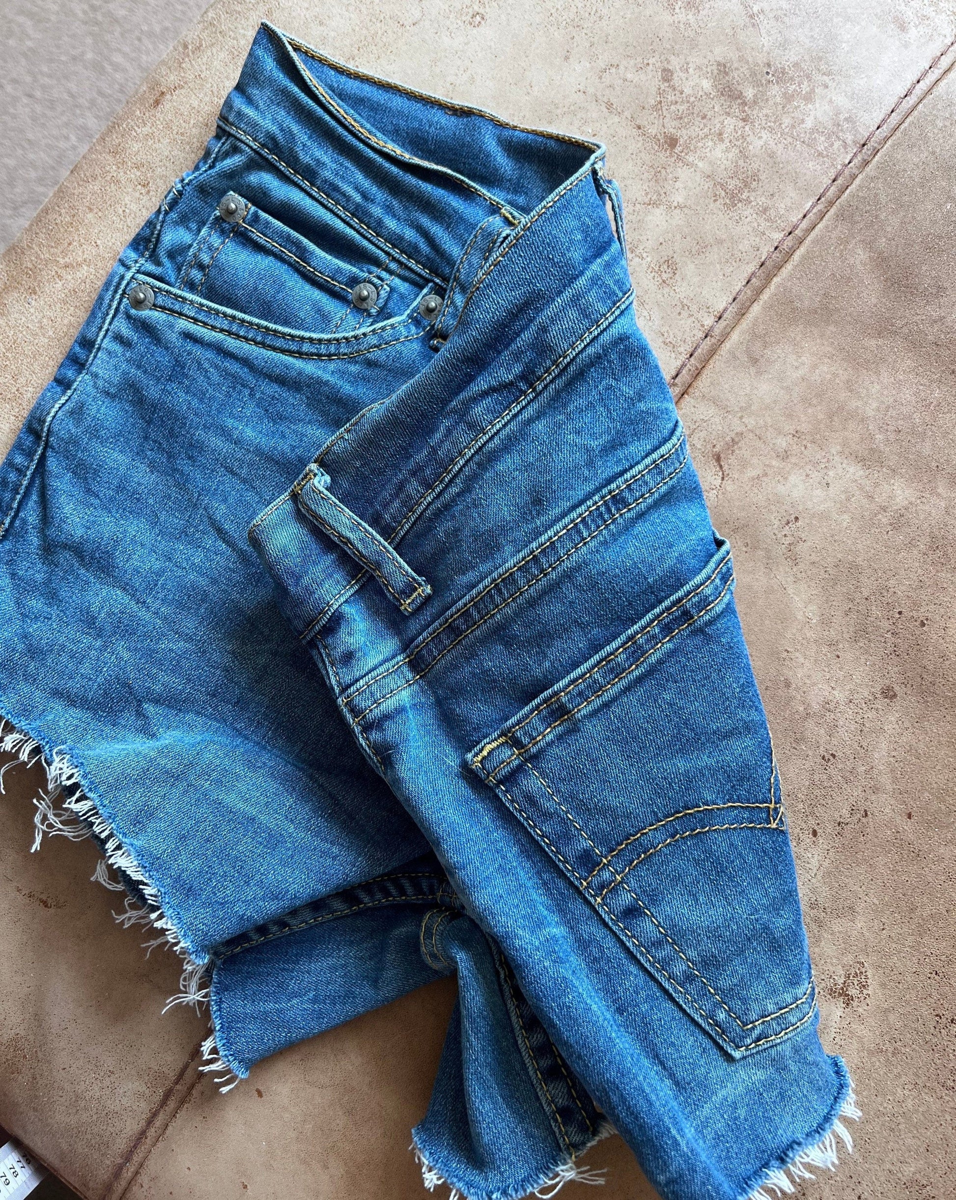 Vintage Denim Short Levi Cut Offs W27 - light stone wash denim shorts - Levi Jeans Cut Offs 502