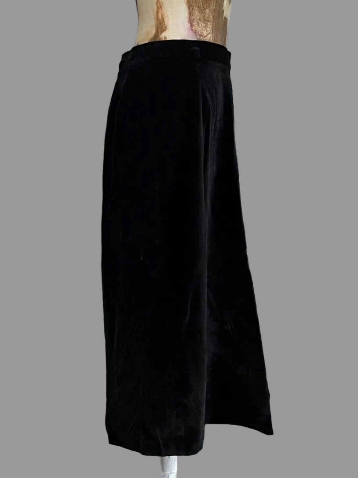 Vintage Velvet Skirt Midi Length Pencil Skirt Black, Vintage Black mid calf skirt, vintage pencil skirt, black skirt, velvet vintage skirt