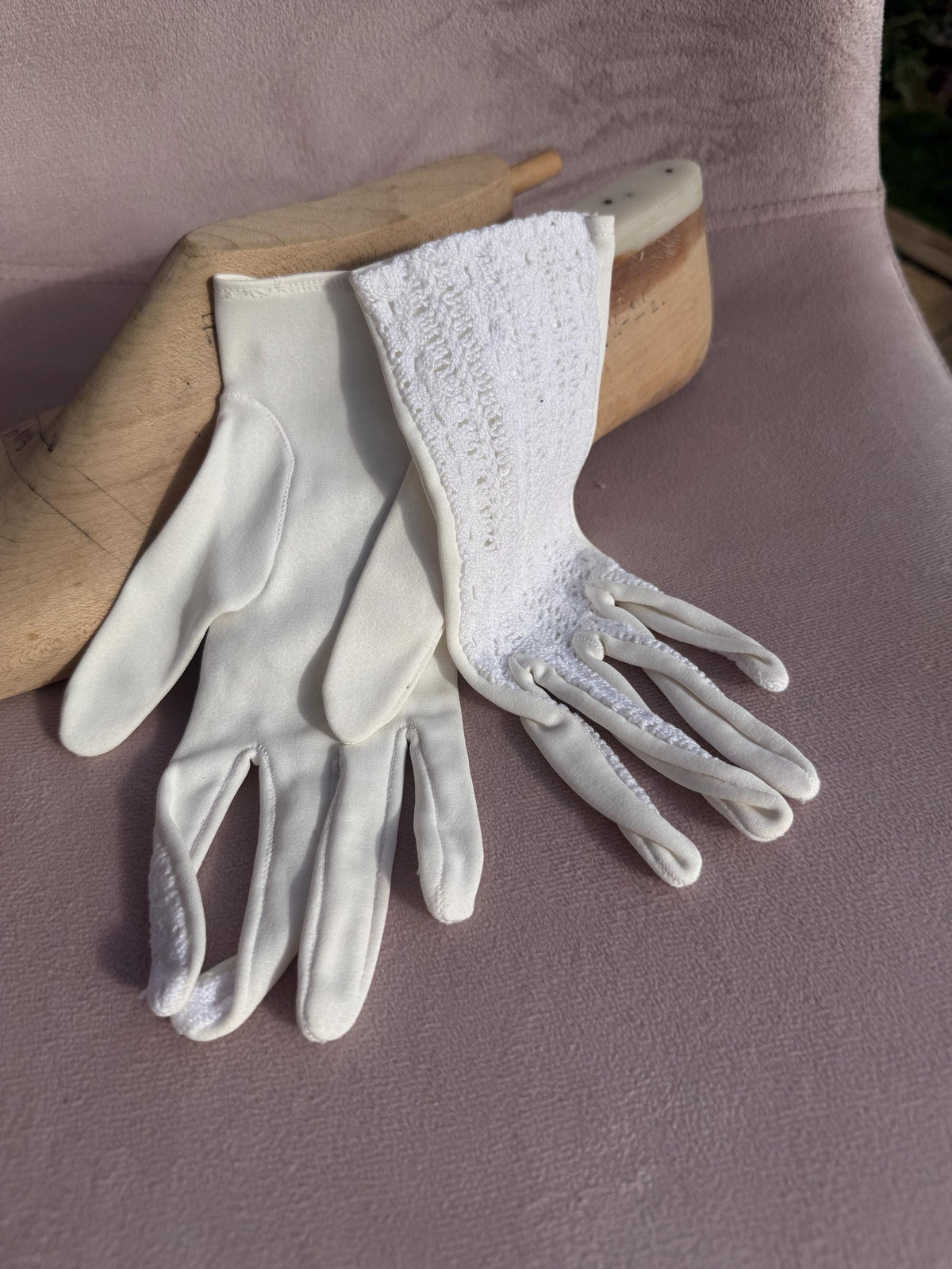 Vintage White Crochet Back Gloves with Cream Fabric Palms – Bridal Wedding Accessories