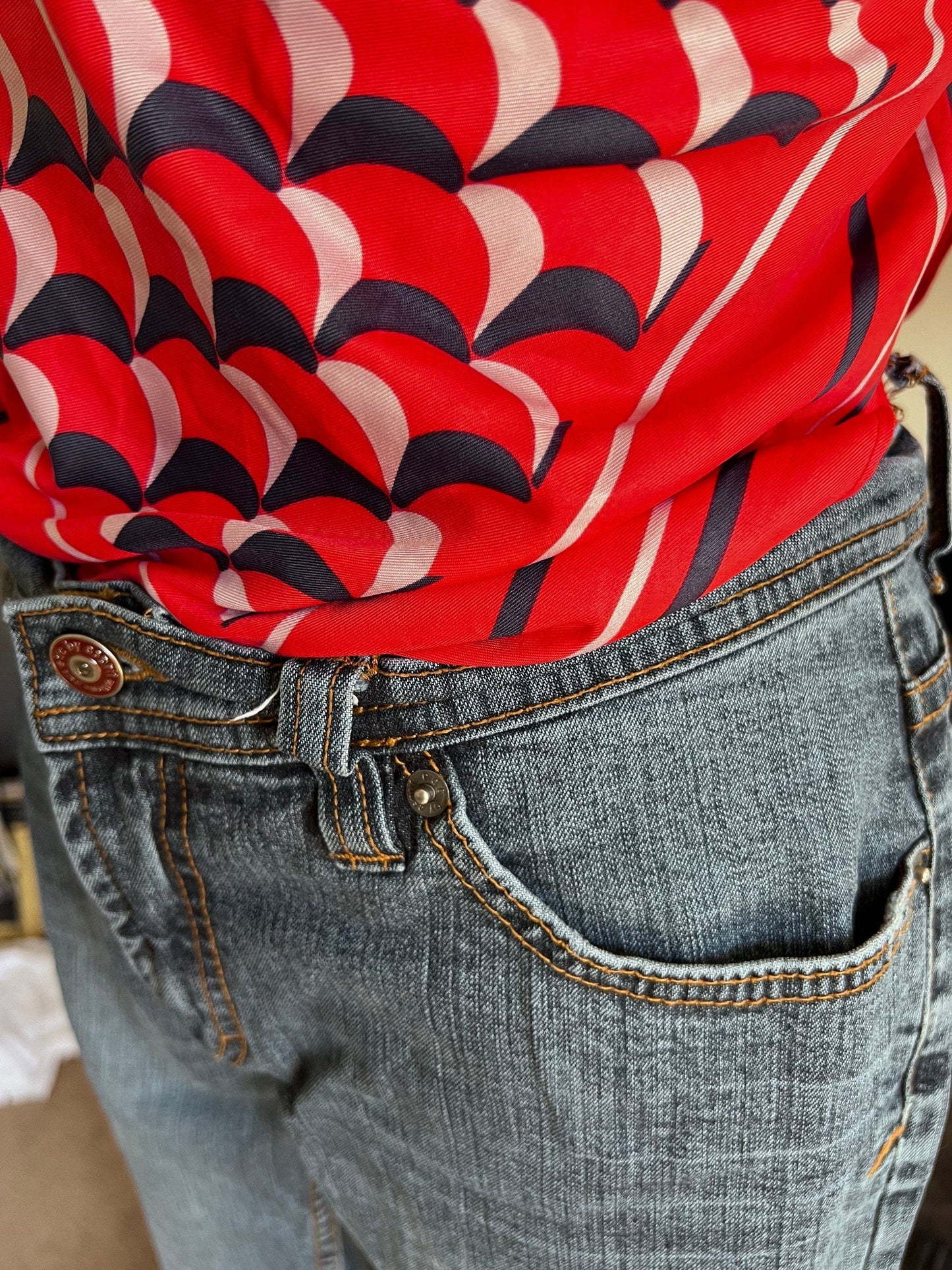 1990s Vintage high waist rise mom jeans, UK 14 waist 32” Leg 30”