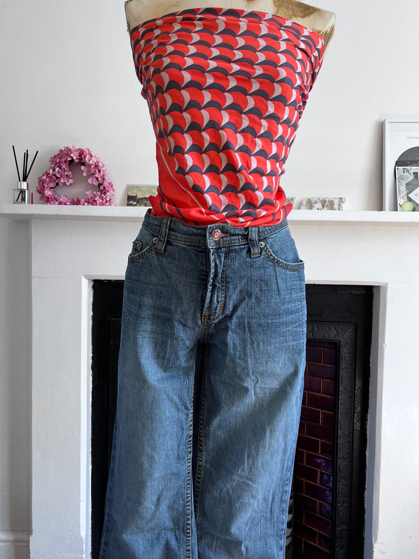 1990s Vintage high waist rise mom jeans, UK 14 waist 32” Leg 30”