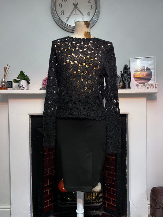 Vintage Black Crochet Jumper Long Sleeve Jumper 1990s - 90s Crochet Scallop Neck and hem floral crochet design