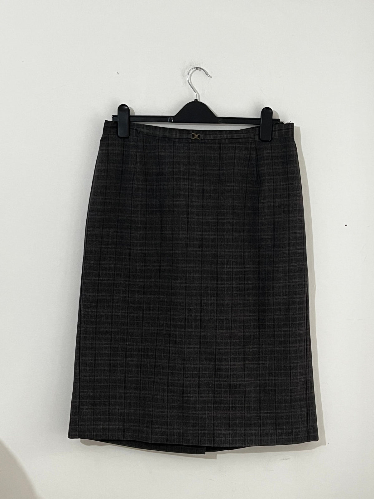 Vintage Checked Skirt Midi Length Grey and dark red checked skirt UK Size 14-16