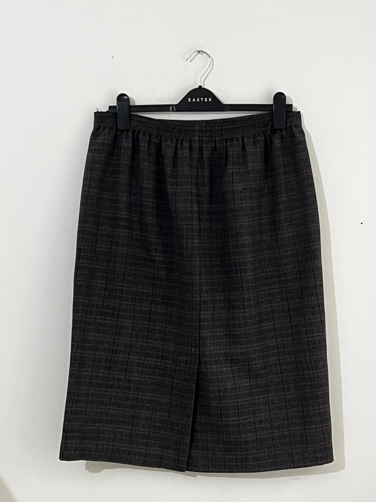 Vintage Checked Skirt Midi Length Grey and dark red checked skirt UK Size 14-16