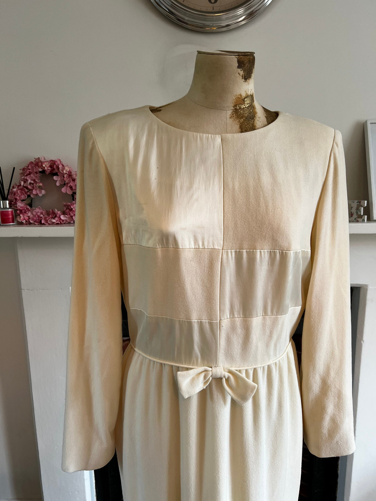 Vintage Cream Dress 80s Long sleeve wool and satin mad men dress - has marks and small holes, vintage dress, vintage clothing, vintage cream