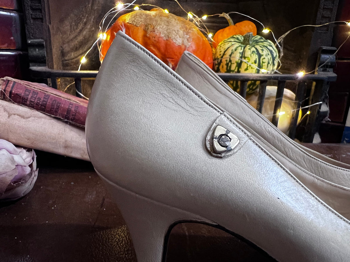 Vintage Céline Paris Leather Shoes: 1950s Cream Heels, UK1